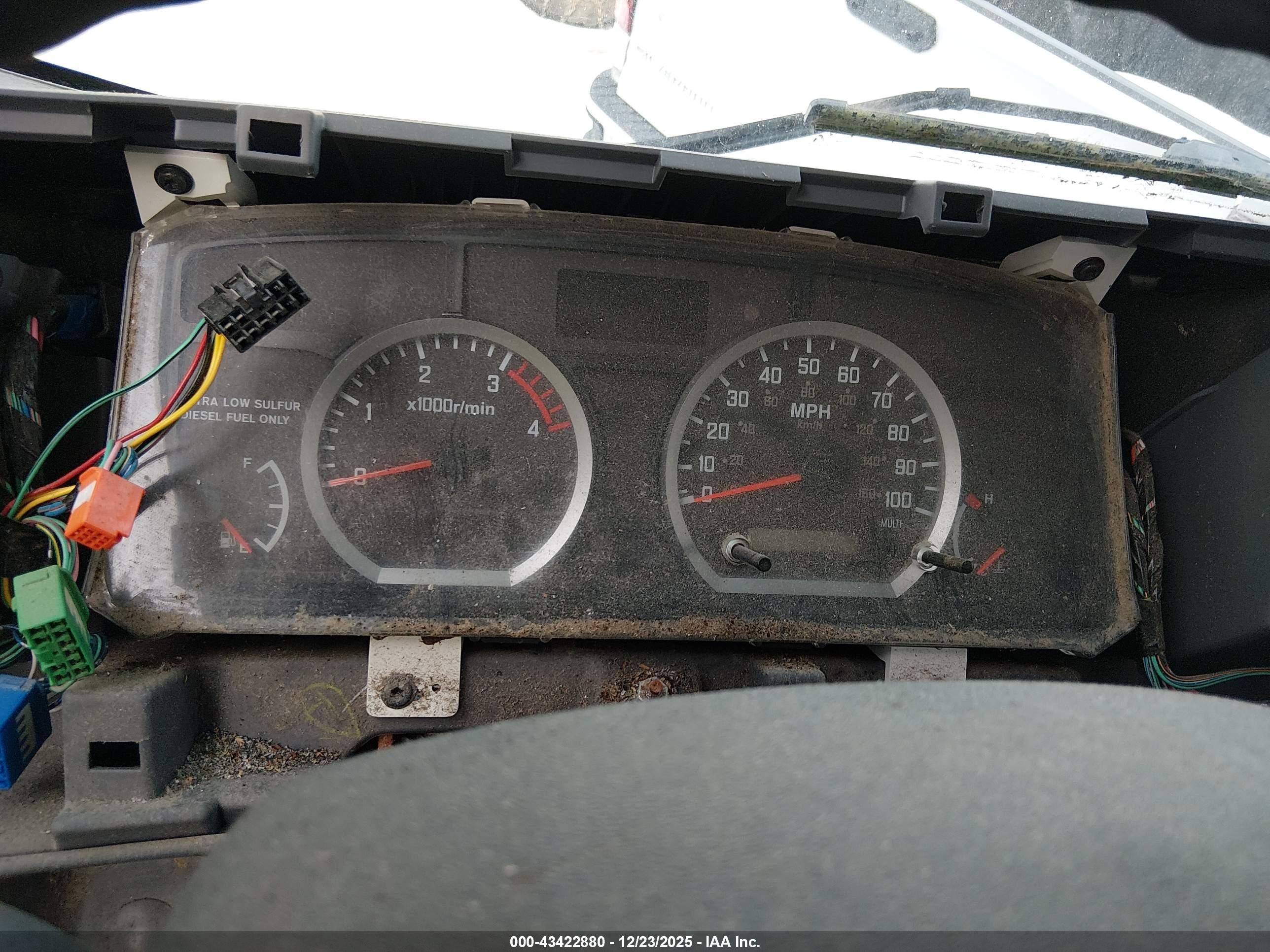 ISUZU NPR image 6