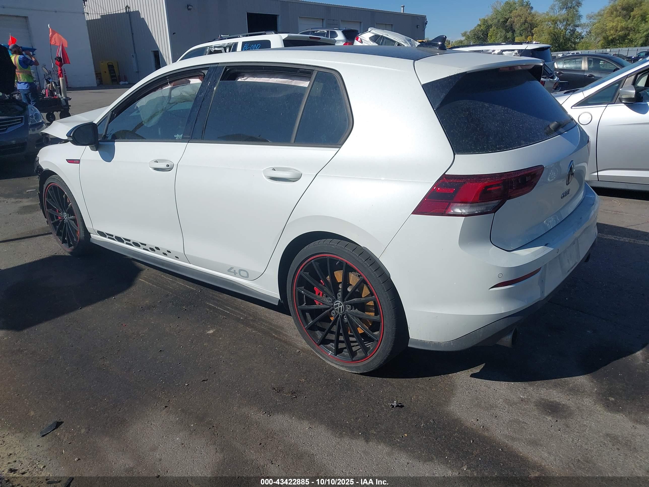 VOLKSWAGEN GOLF image 3