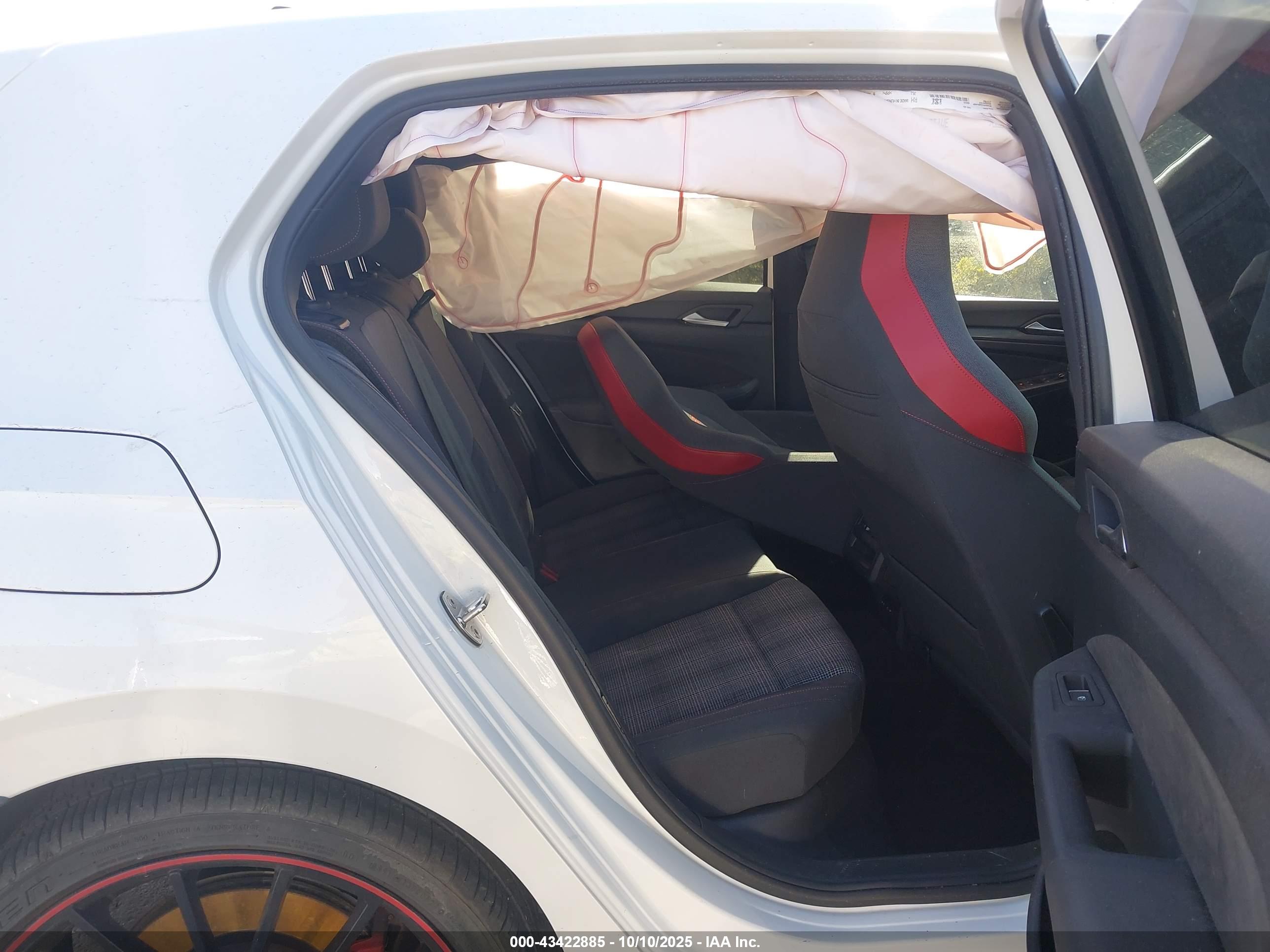 VOLKSWAGEN GOLF image 8