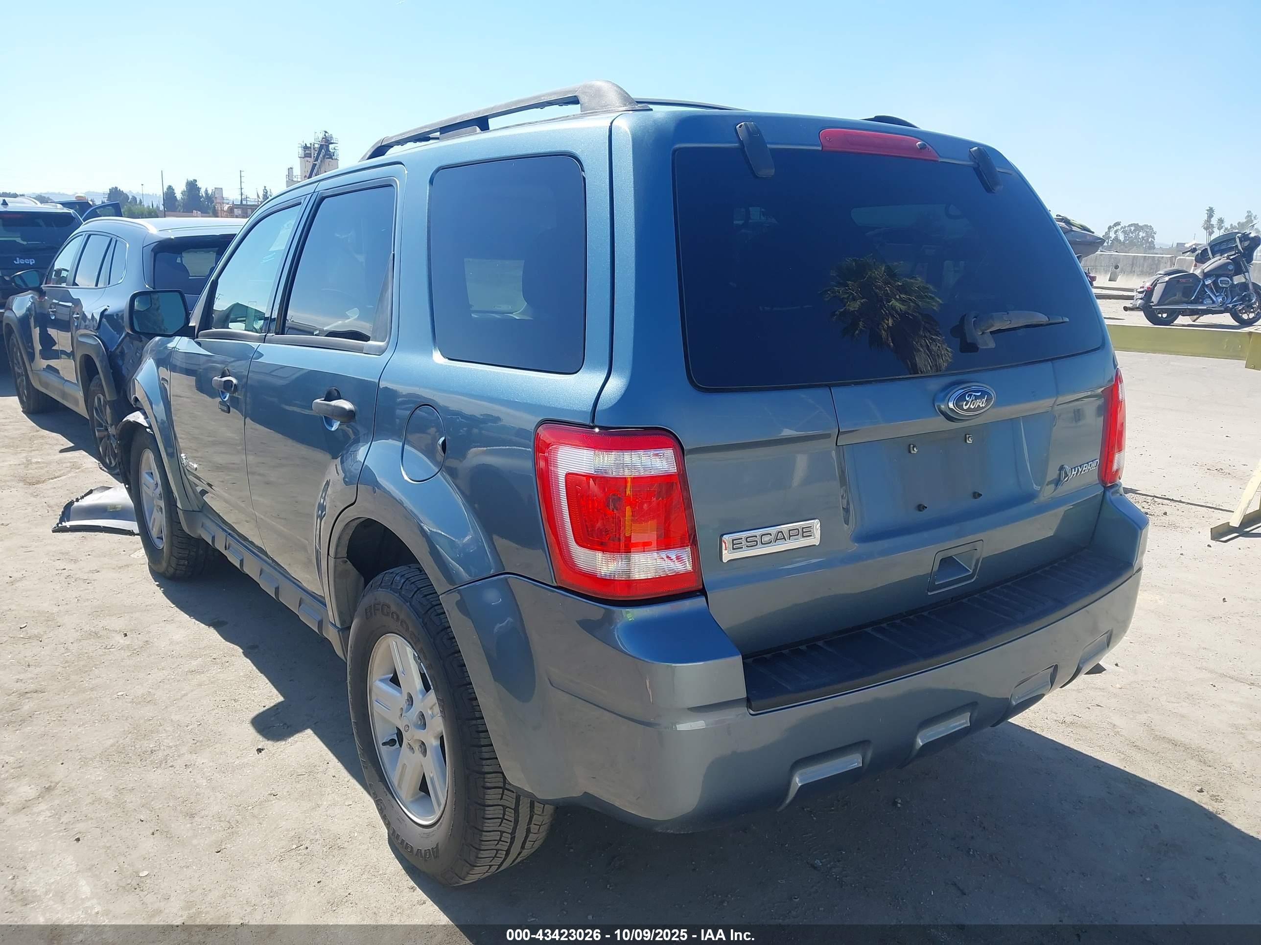 FORD ESCAPE image 3