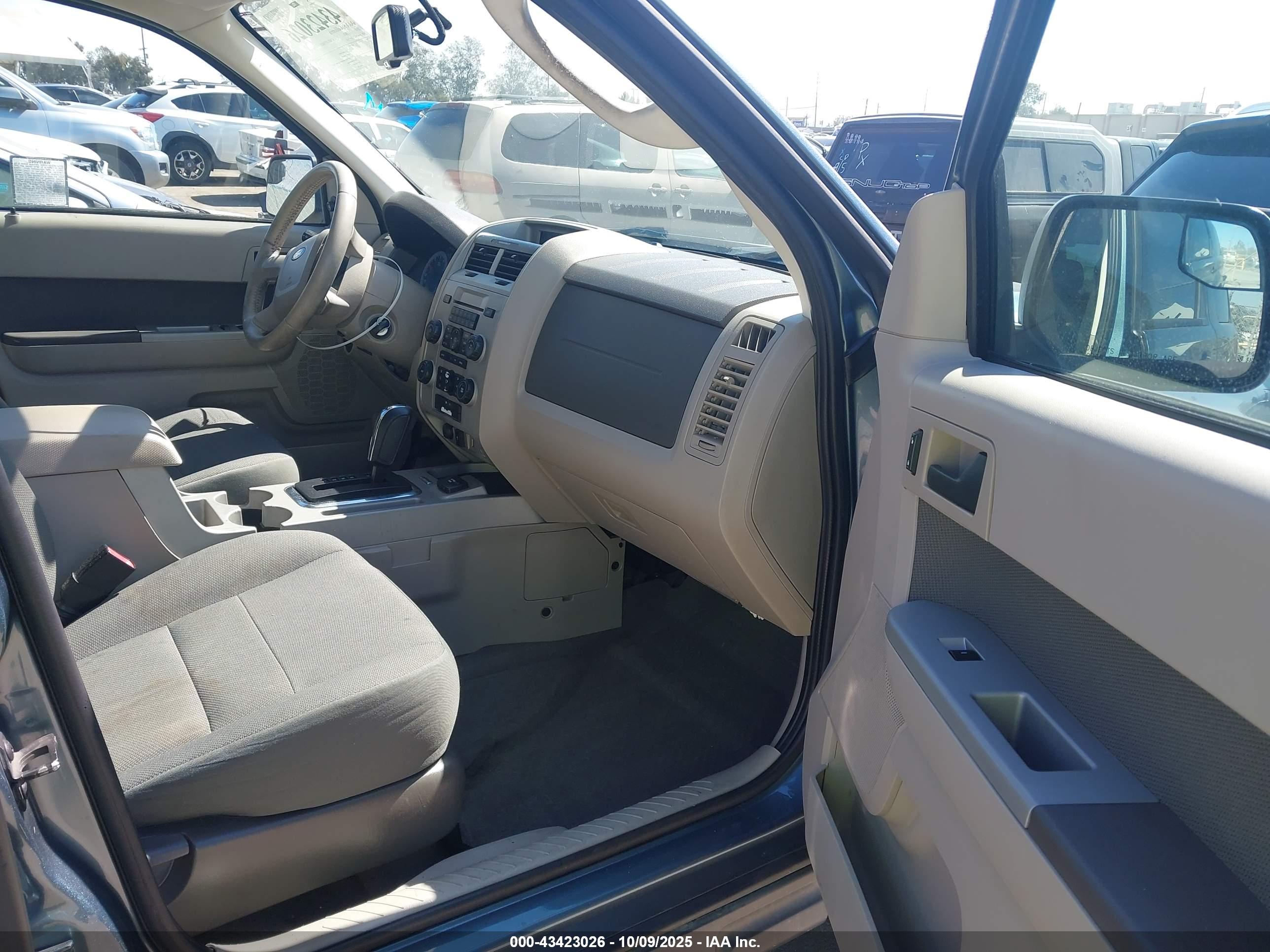 FORD ESCAPE image 5