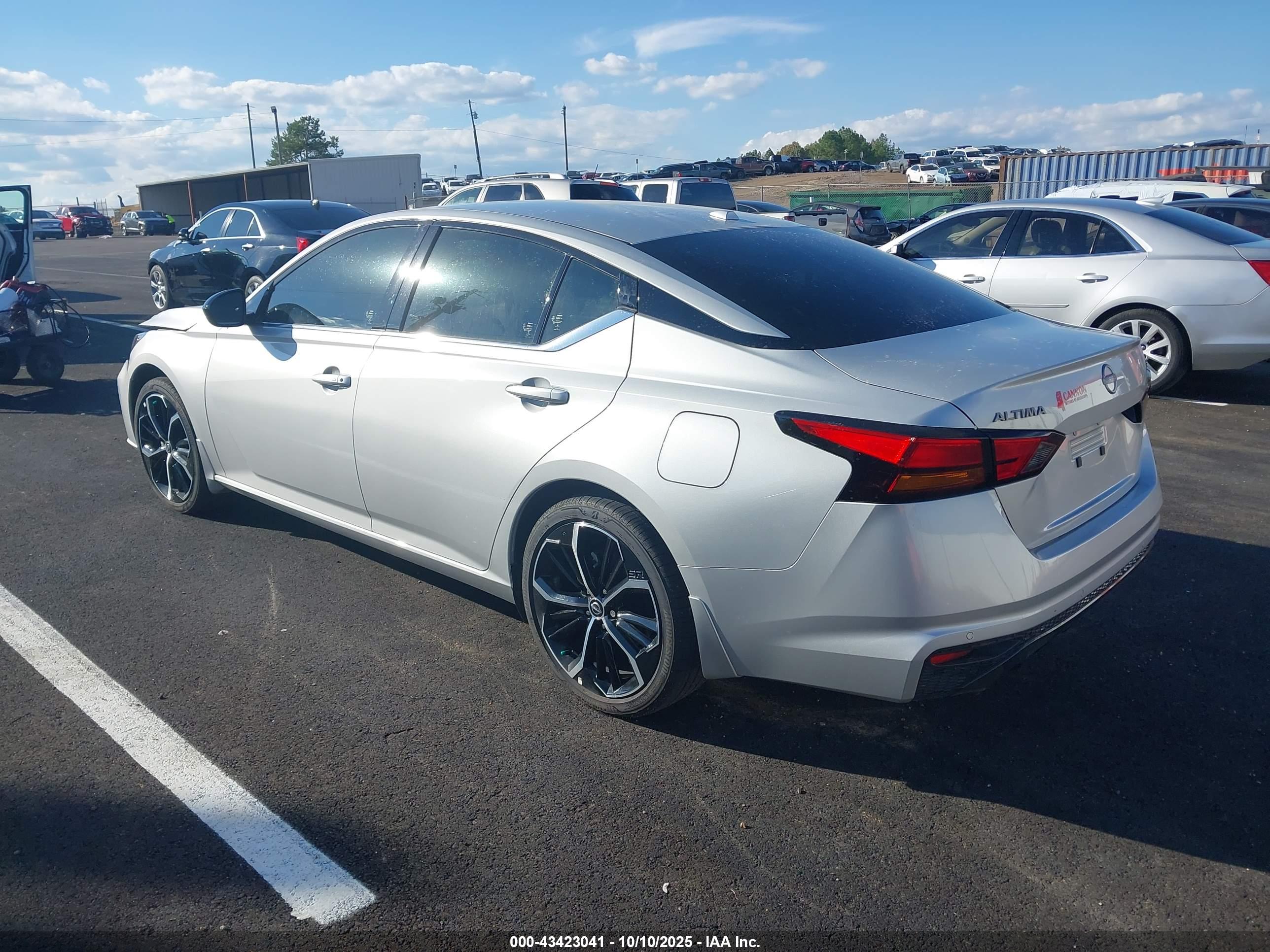 NISSAN ALTIMA image 3