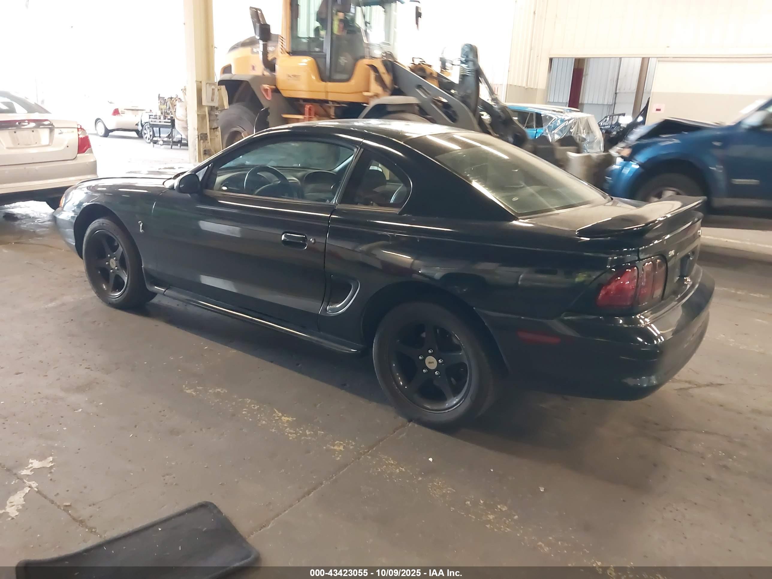 FORD MUSTANG image 3