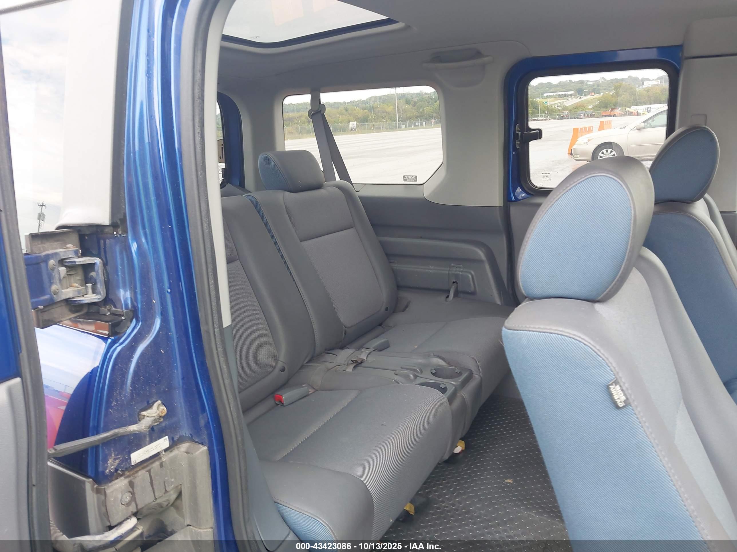 HONDA ELEMENT image 8
