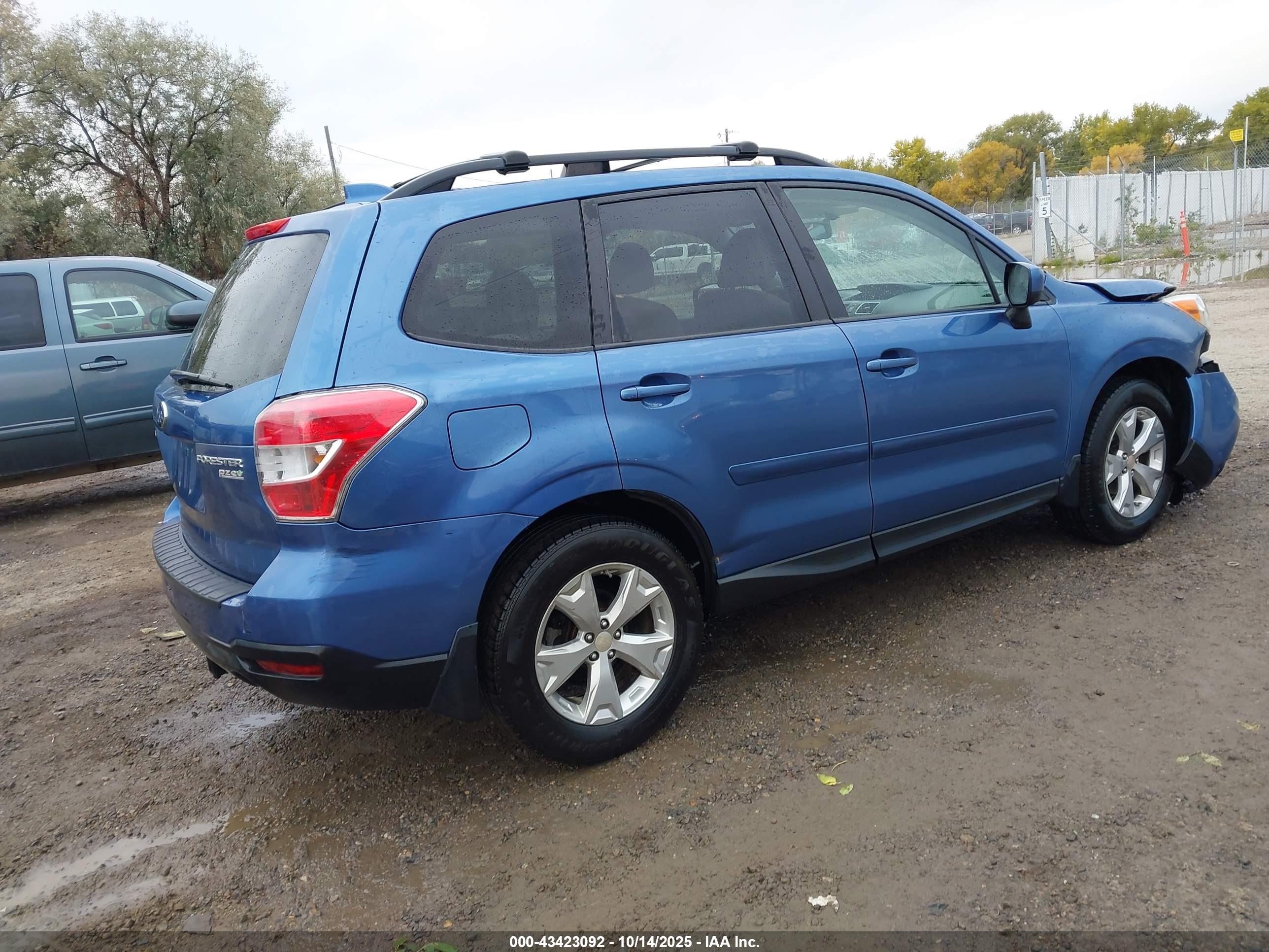 SUBARU FORESTER image 4