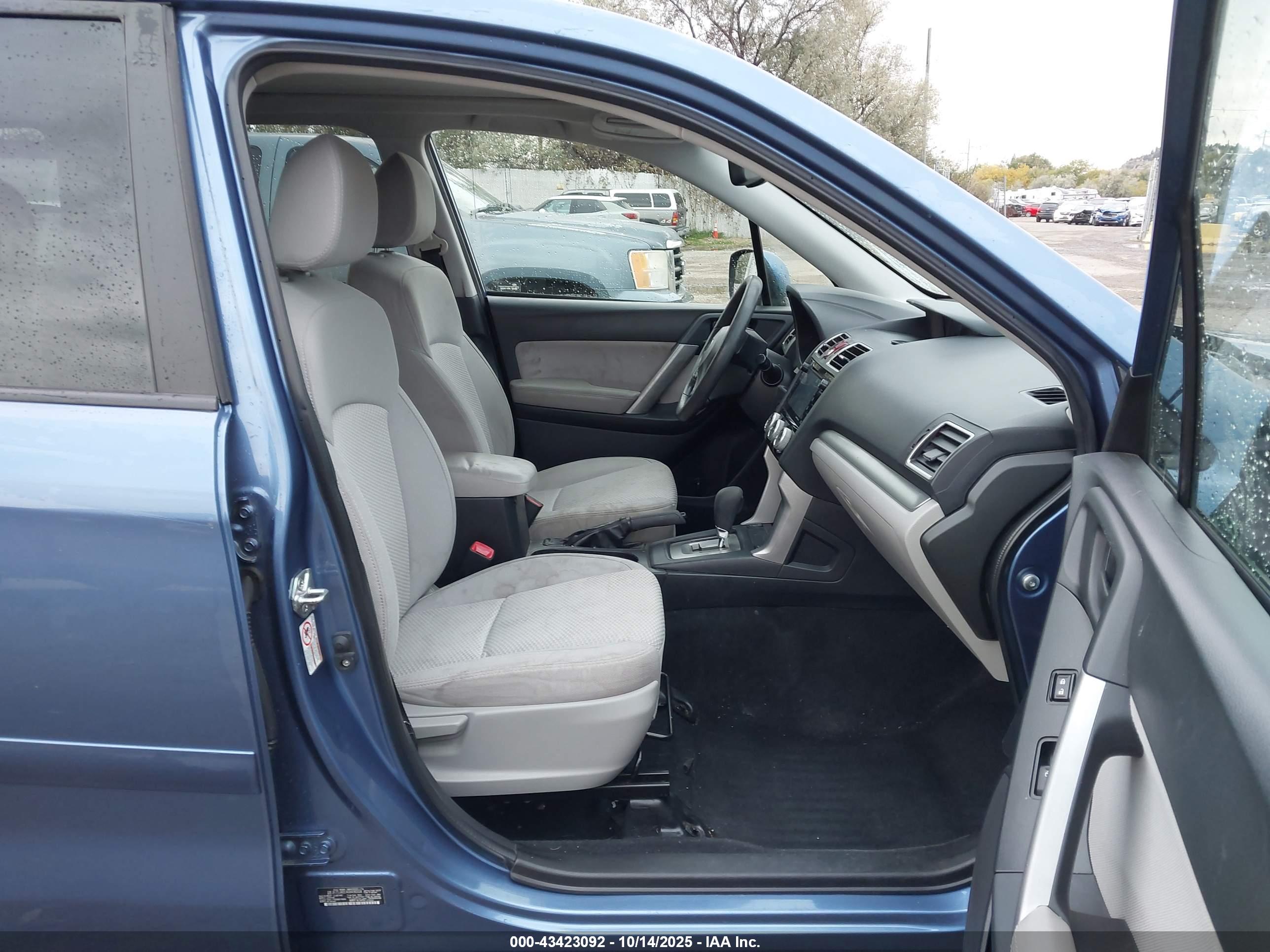 SUBARU FORESTER image 5