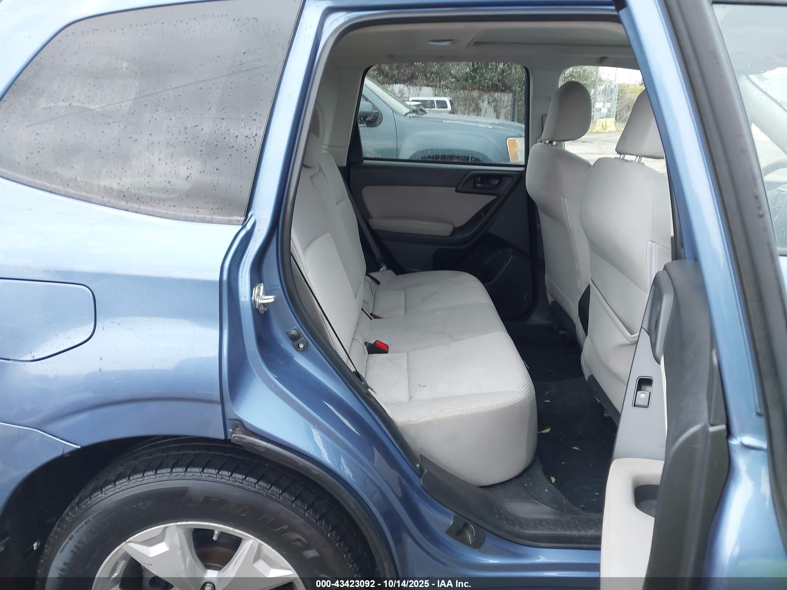 SUBARU FORESTER image 8