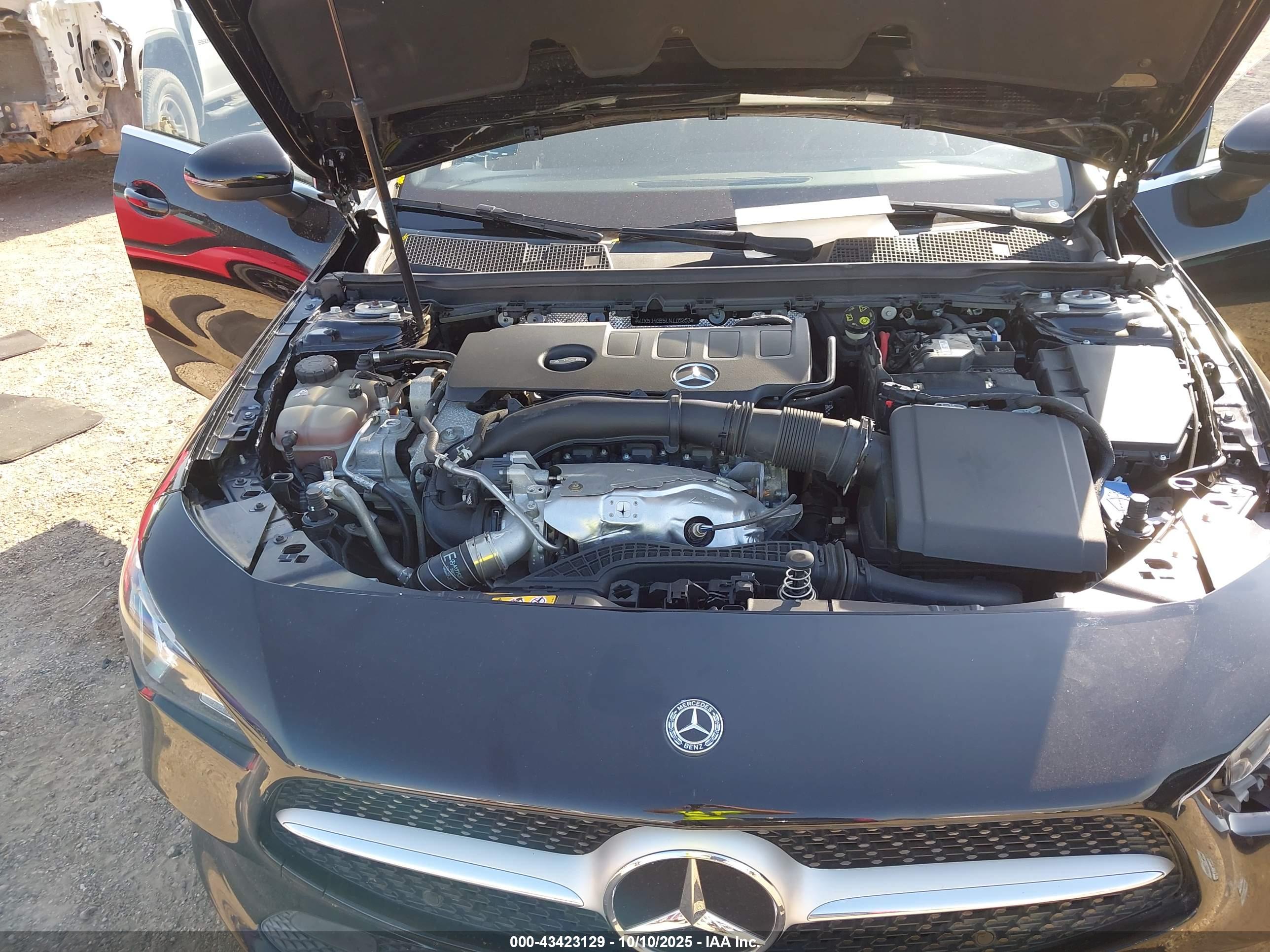 MERCEDES-BENZ CLA image 10
