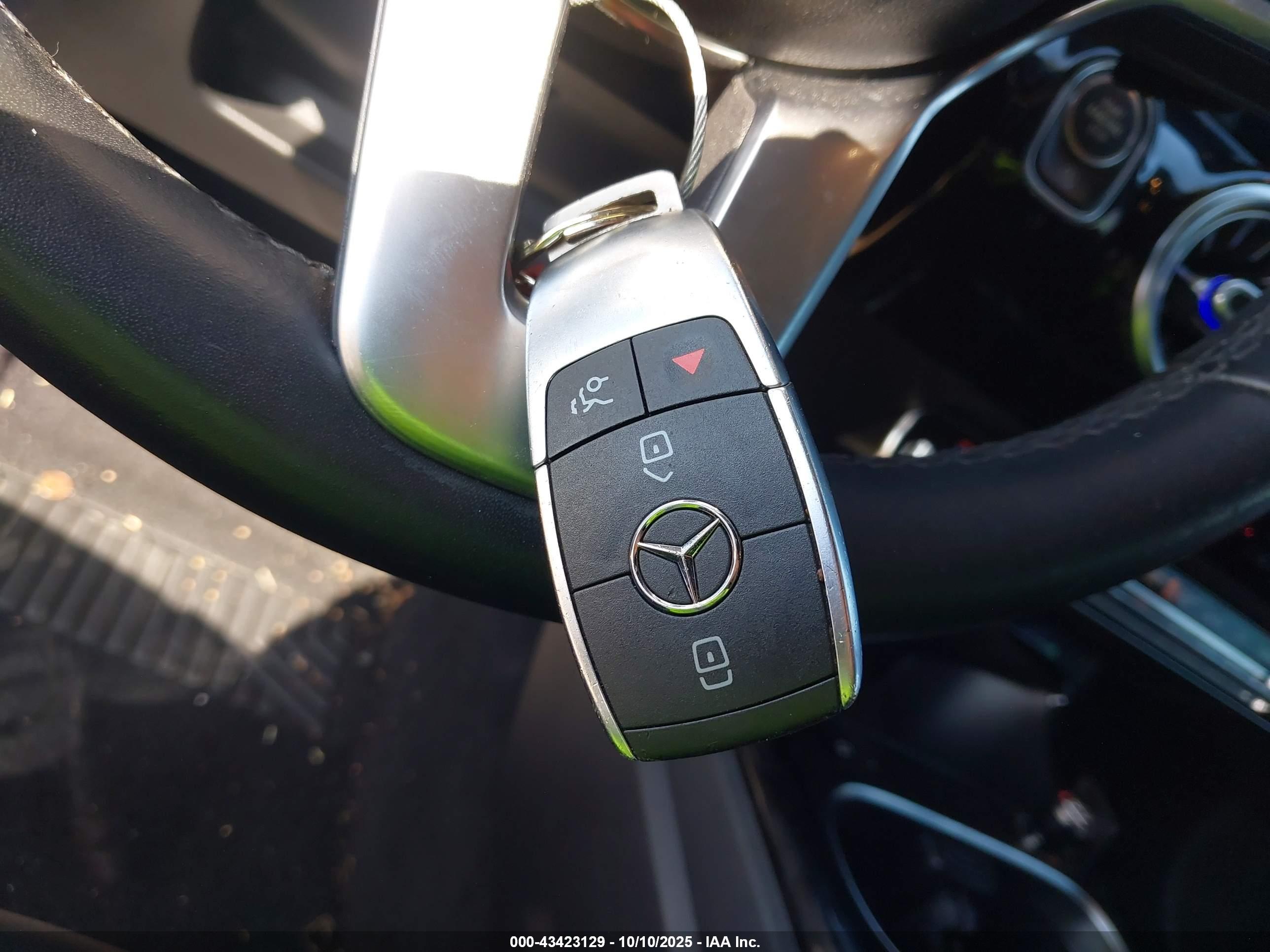 MERCEDES-BENZ CLA image 11