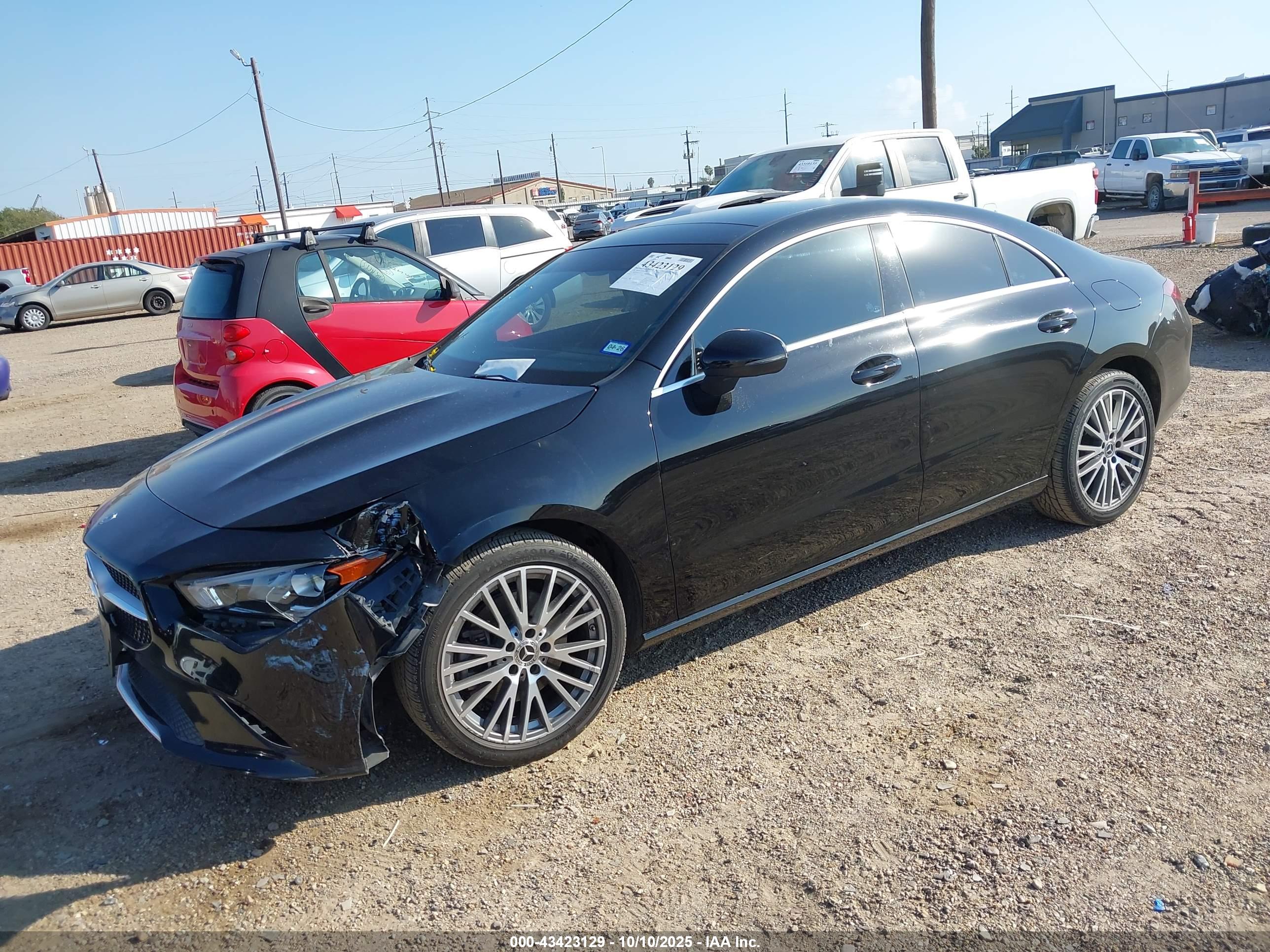 MERCEDES-BENZ CLA image 2