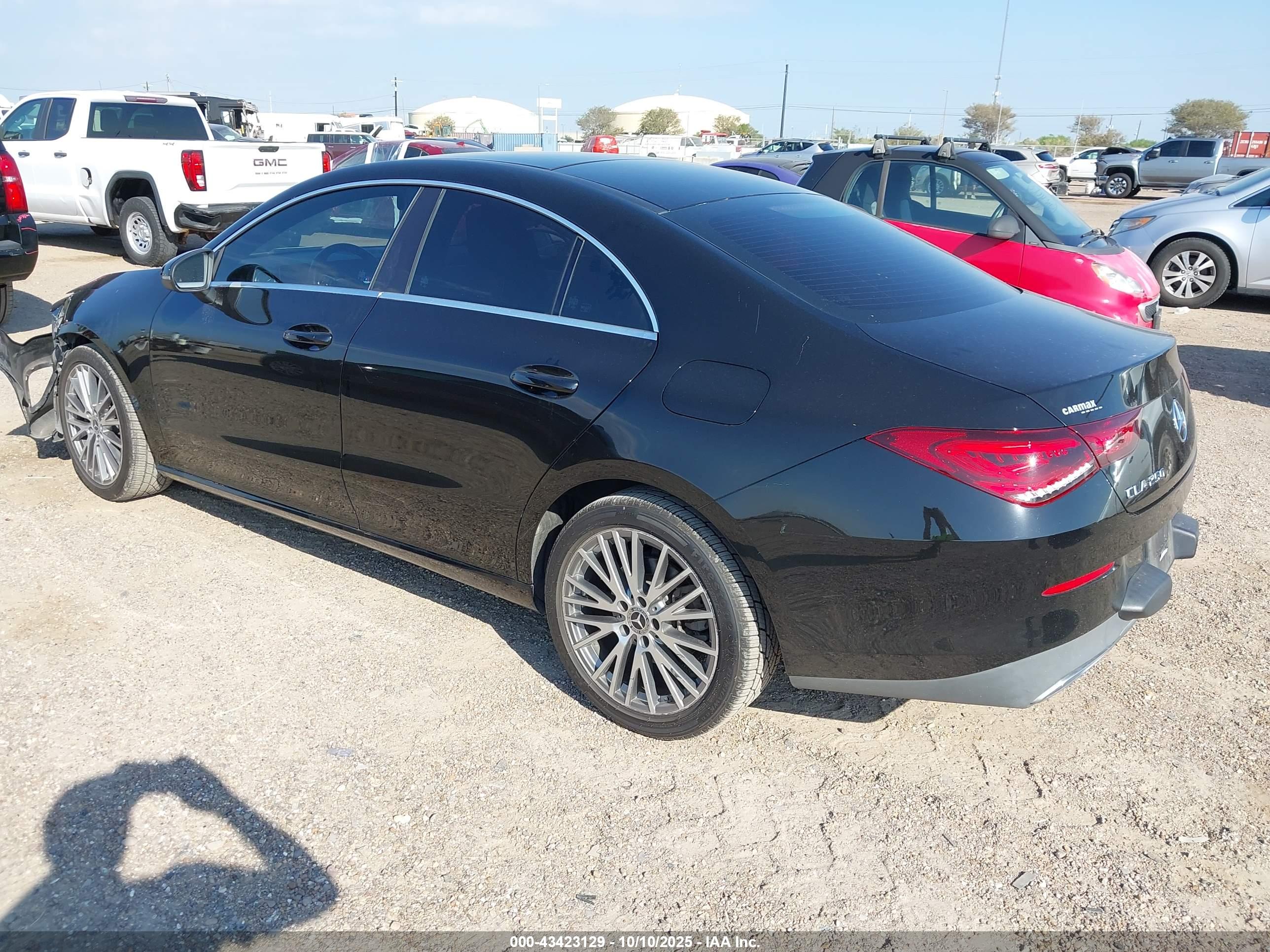 MERCEDES-BENZ CLA image 3