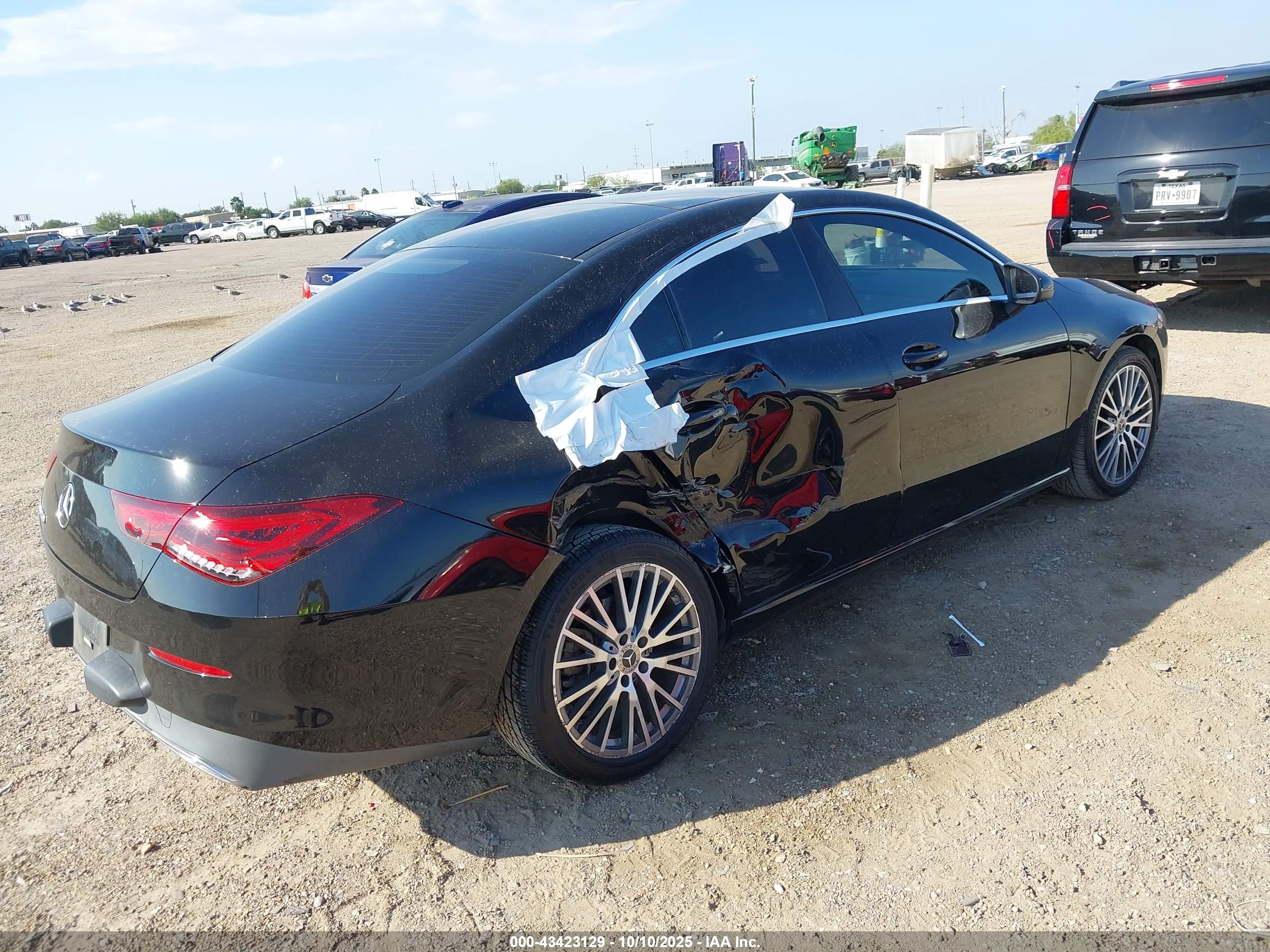 MERCEDES-BENZ CLA image 4