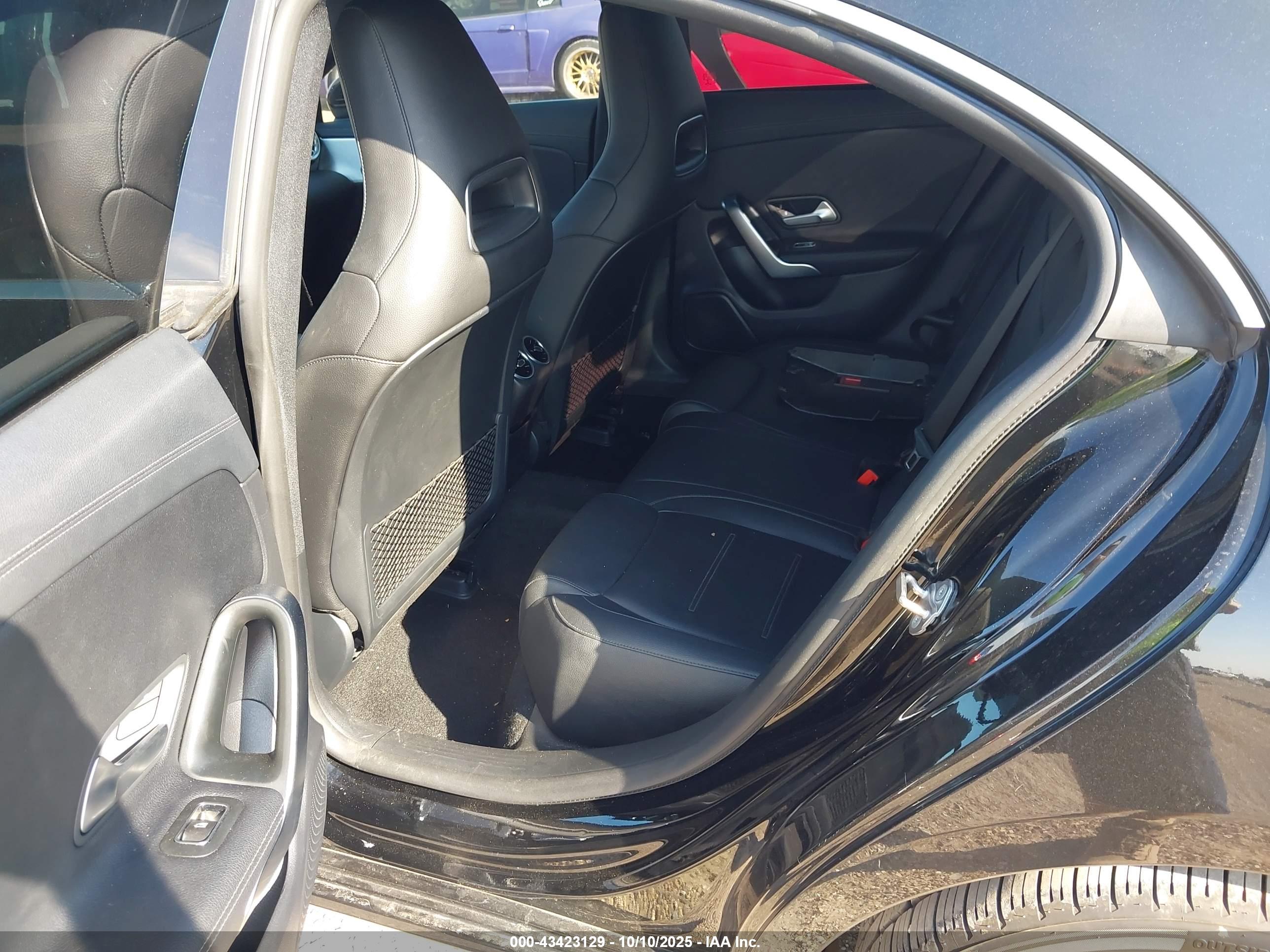 MERCEDES-BENZ CLA image 8