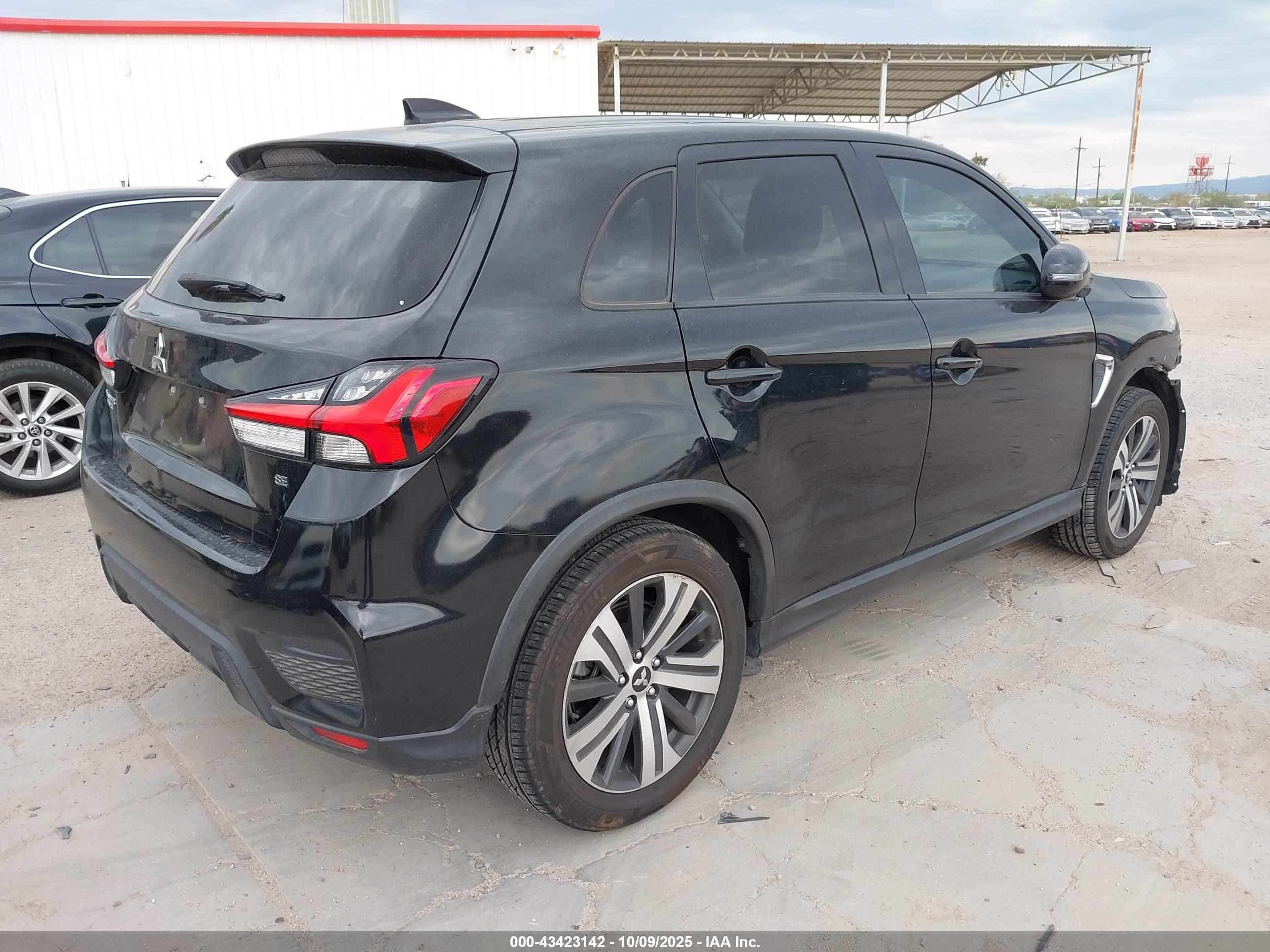 MITSUBISHI OUTLANDER image 4