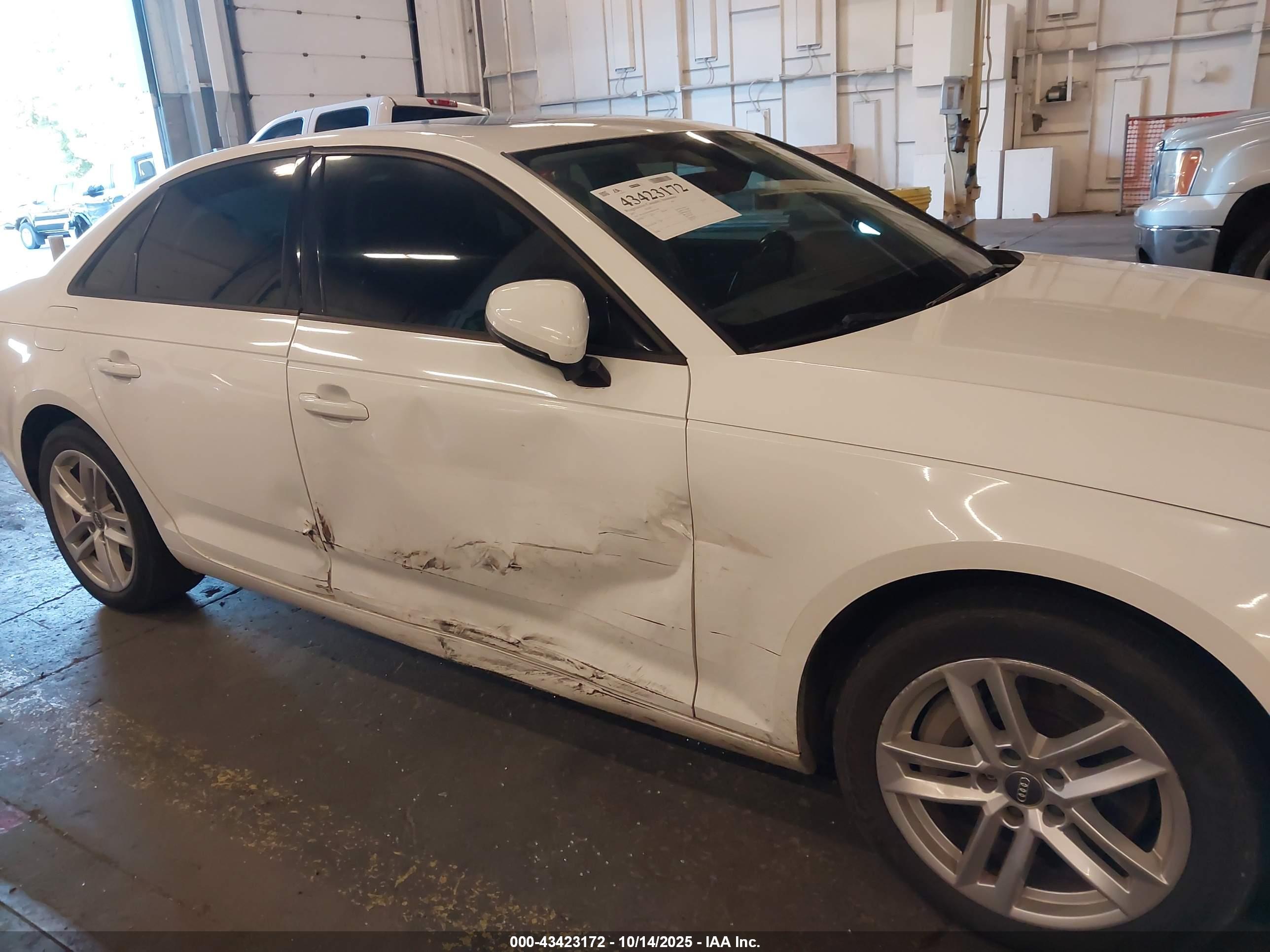 AUDI A4 image 6