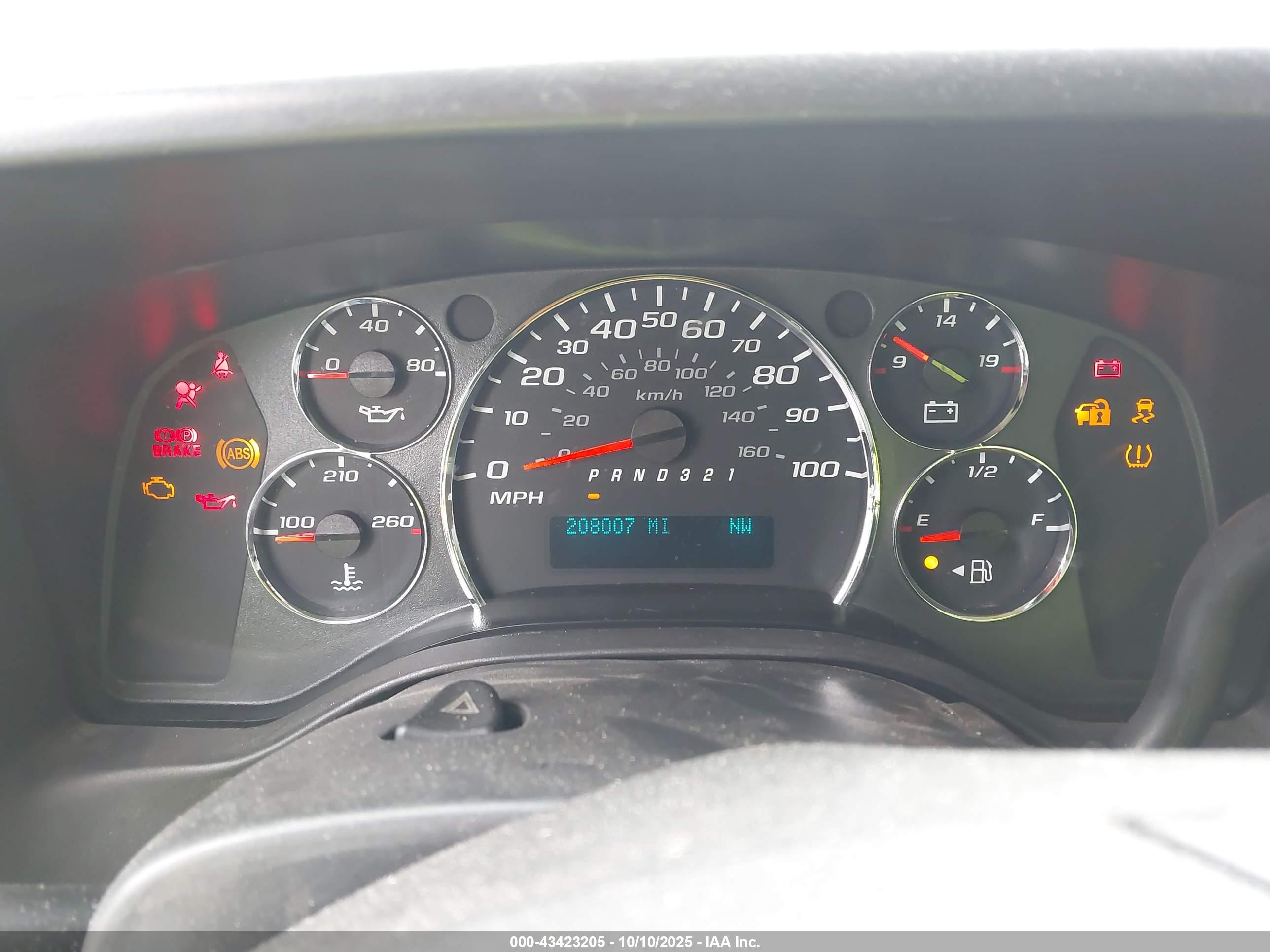 CHEVROLET EXPRESS image 7