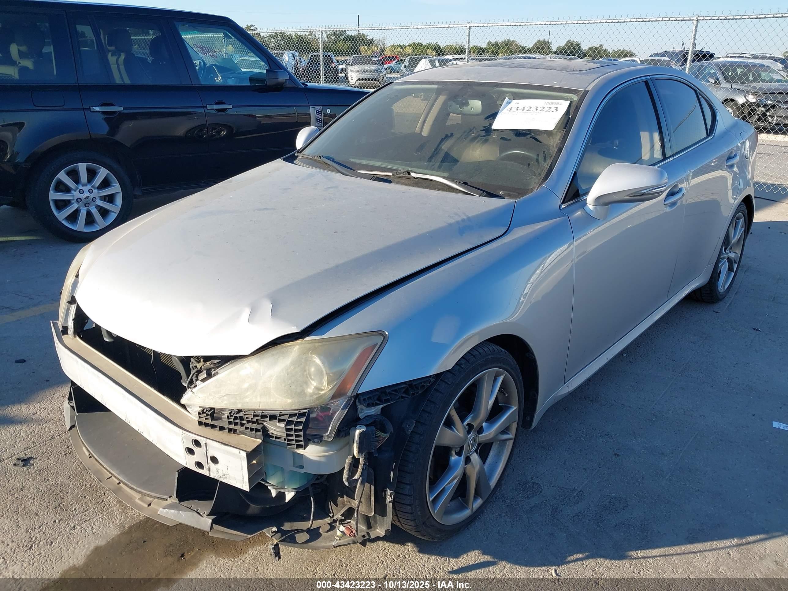 LEXUS IS image 2