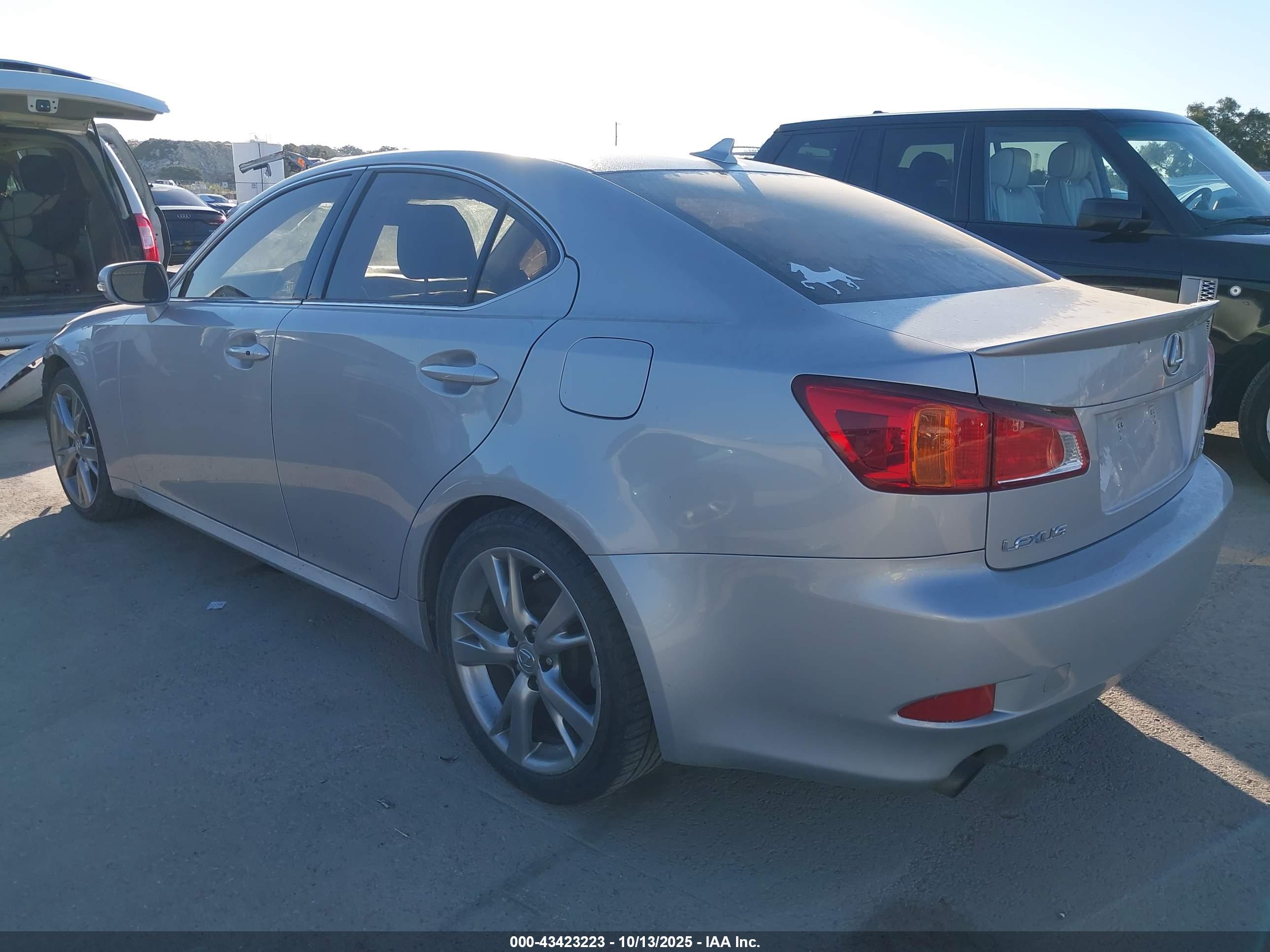 LEXUS IS image 3