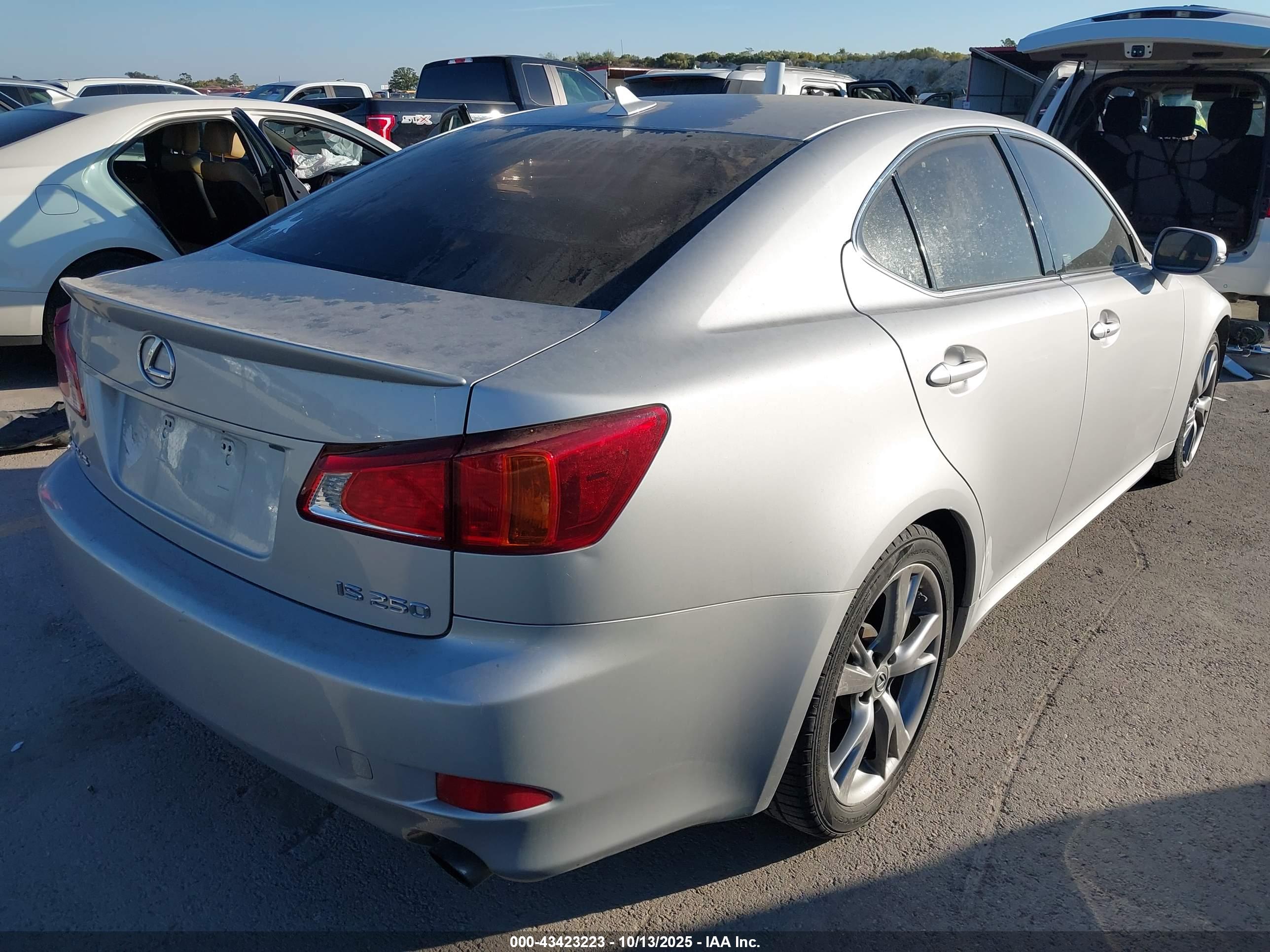 LEXUS IS image 4