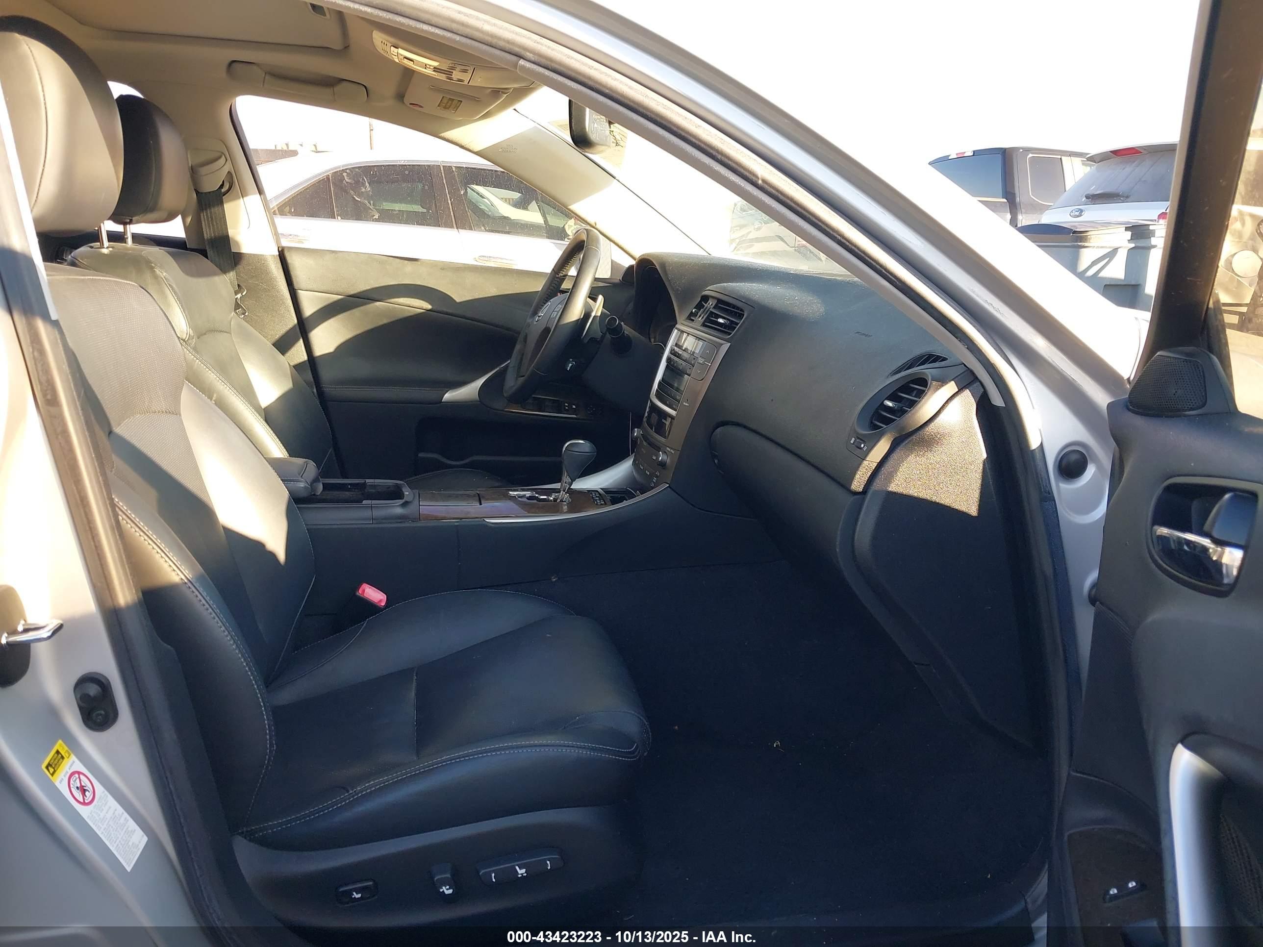 LEXUS IS image 5
