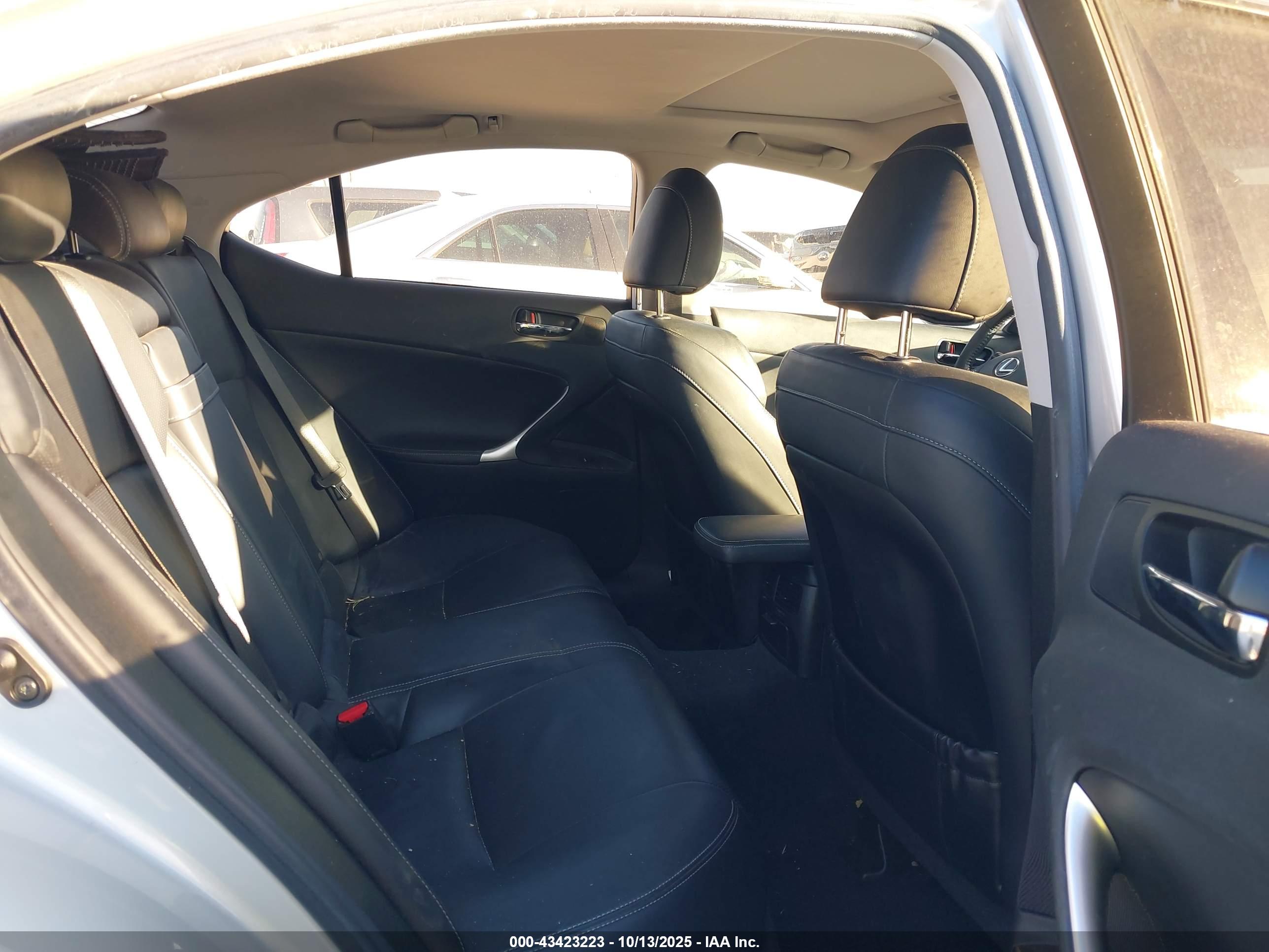 LEXUS IS image 8