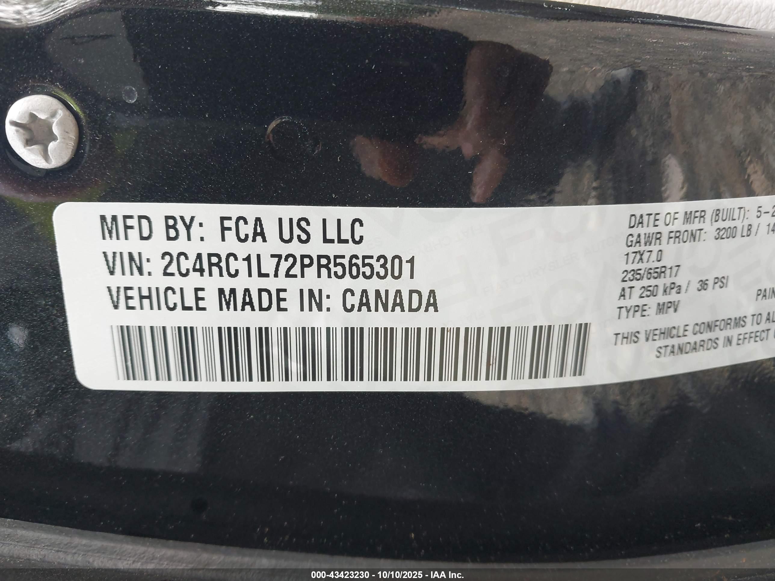 CHRYSLER PACIFICA image 9