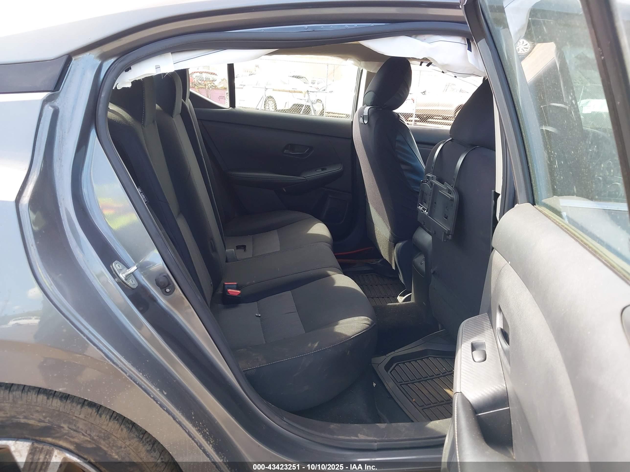 NISSAN SENTRA image 8