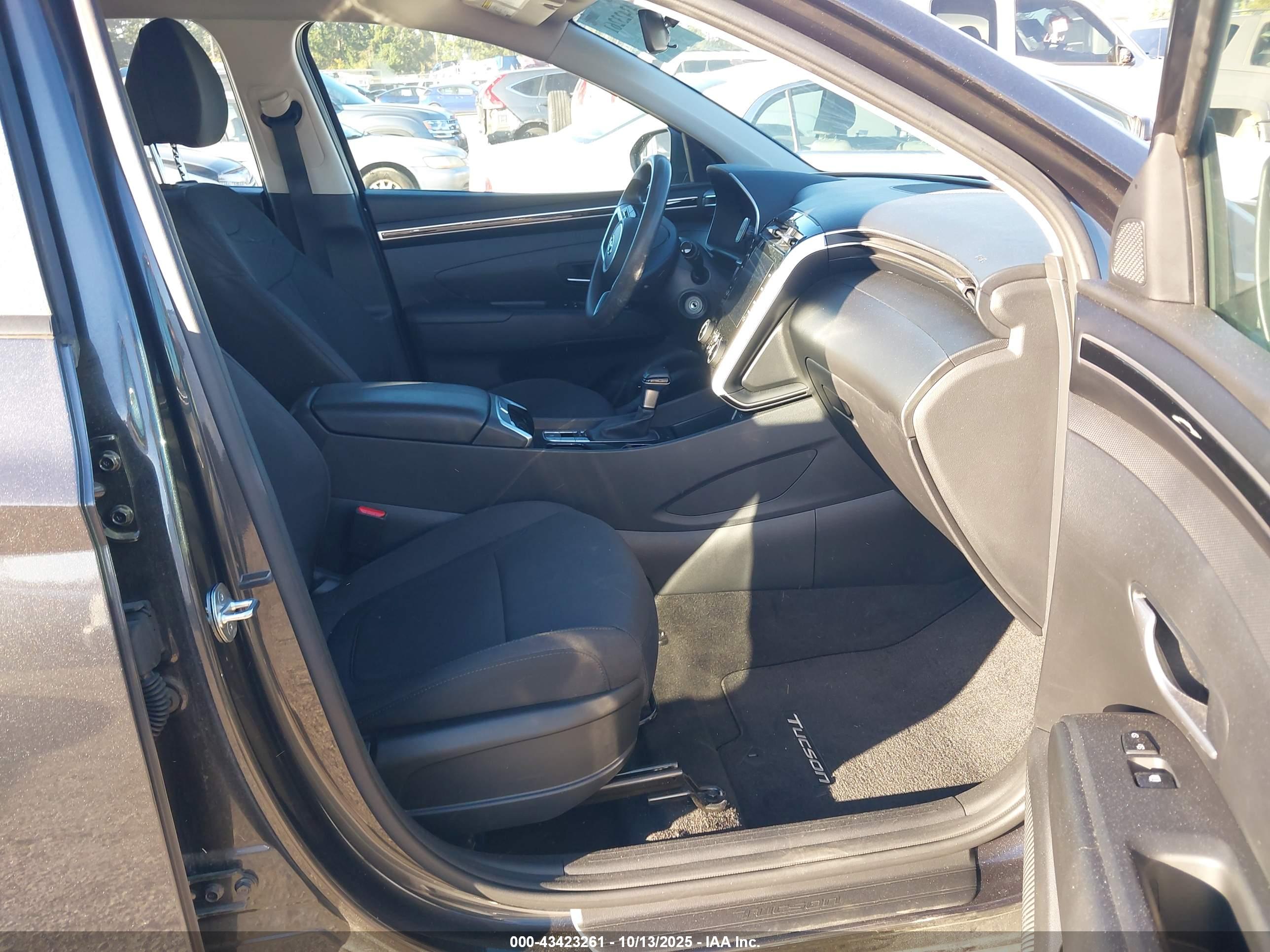 HYUNDAI TUCSON image 5