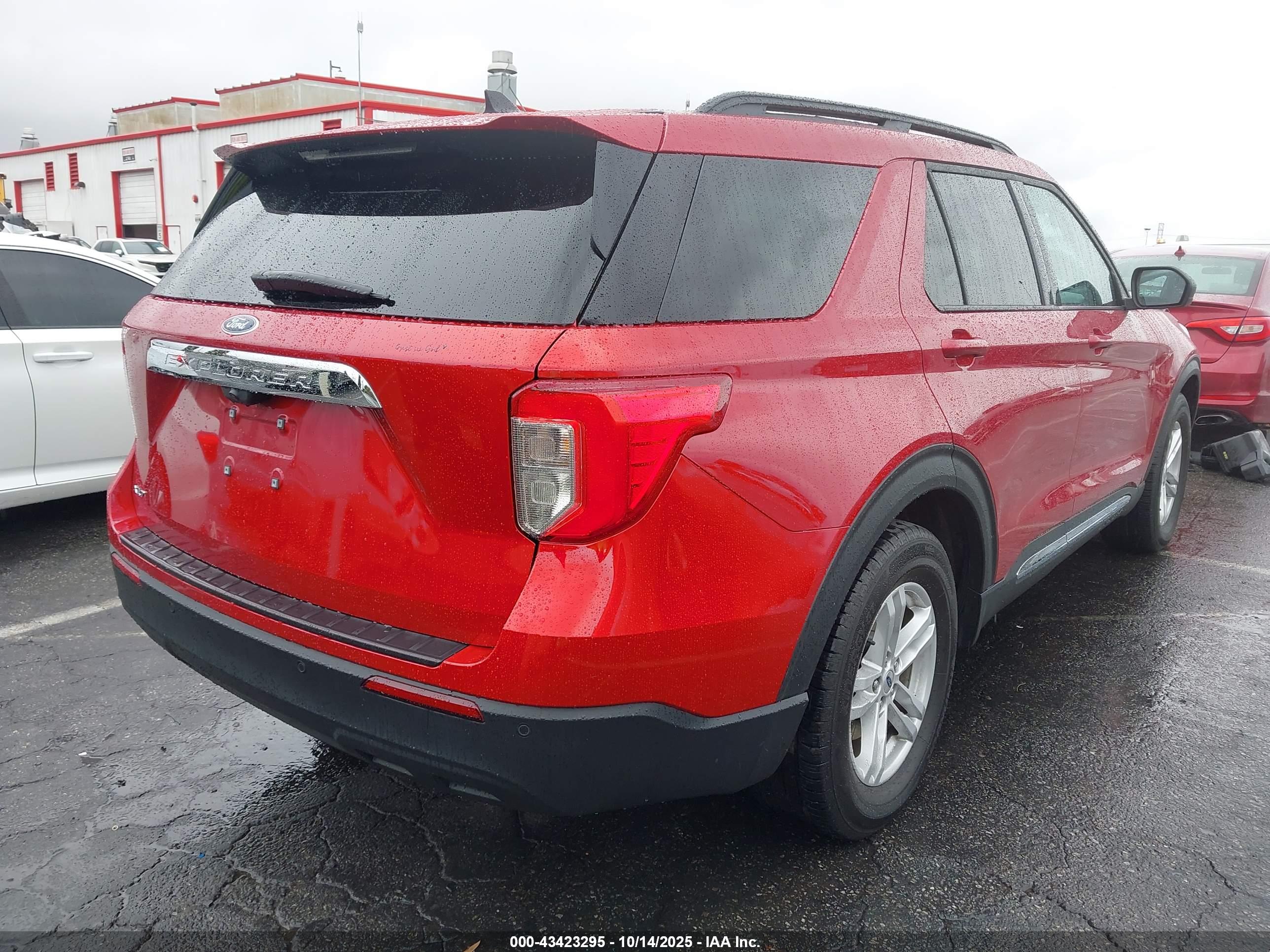 FORD EXPLORER image 4