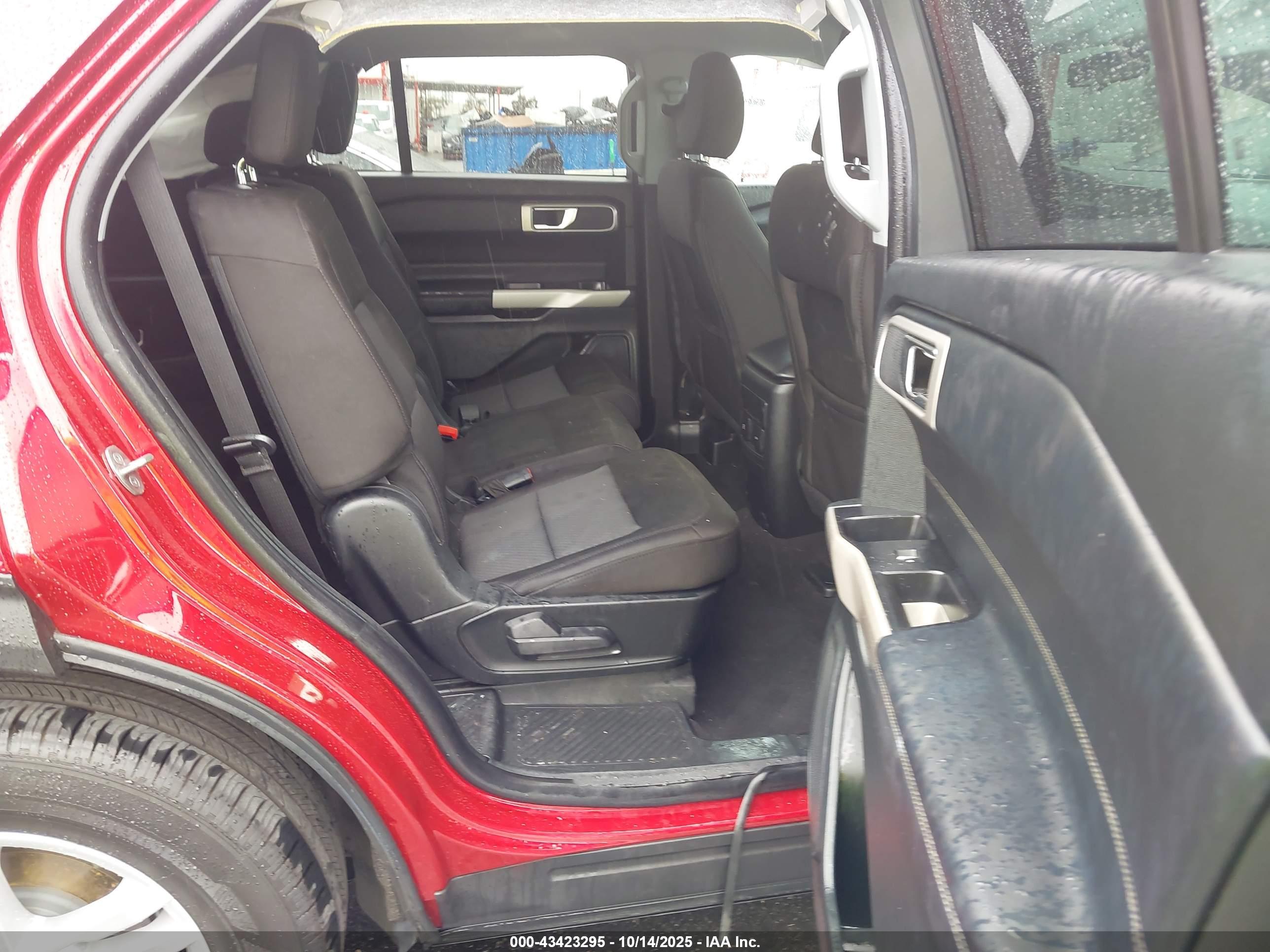 FORD EXPLORER image 8