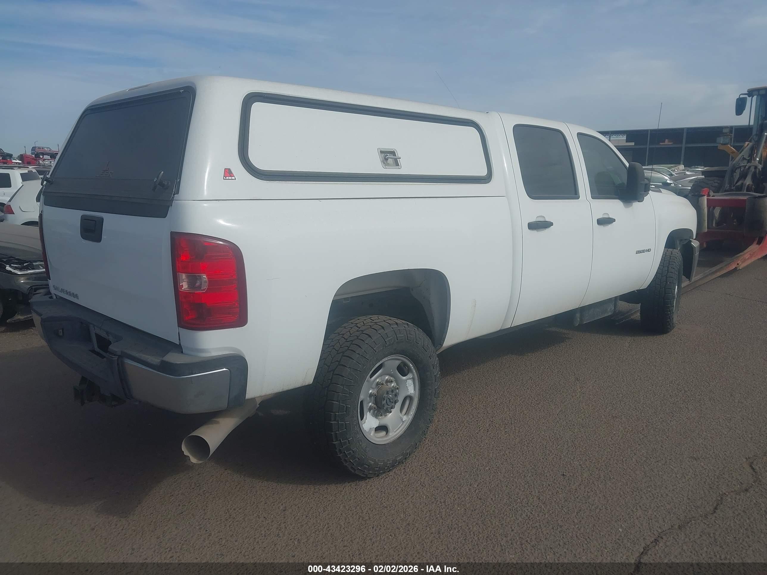 CHEVROLET SILVERADO image 4