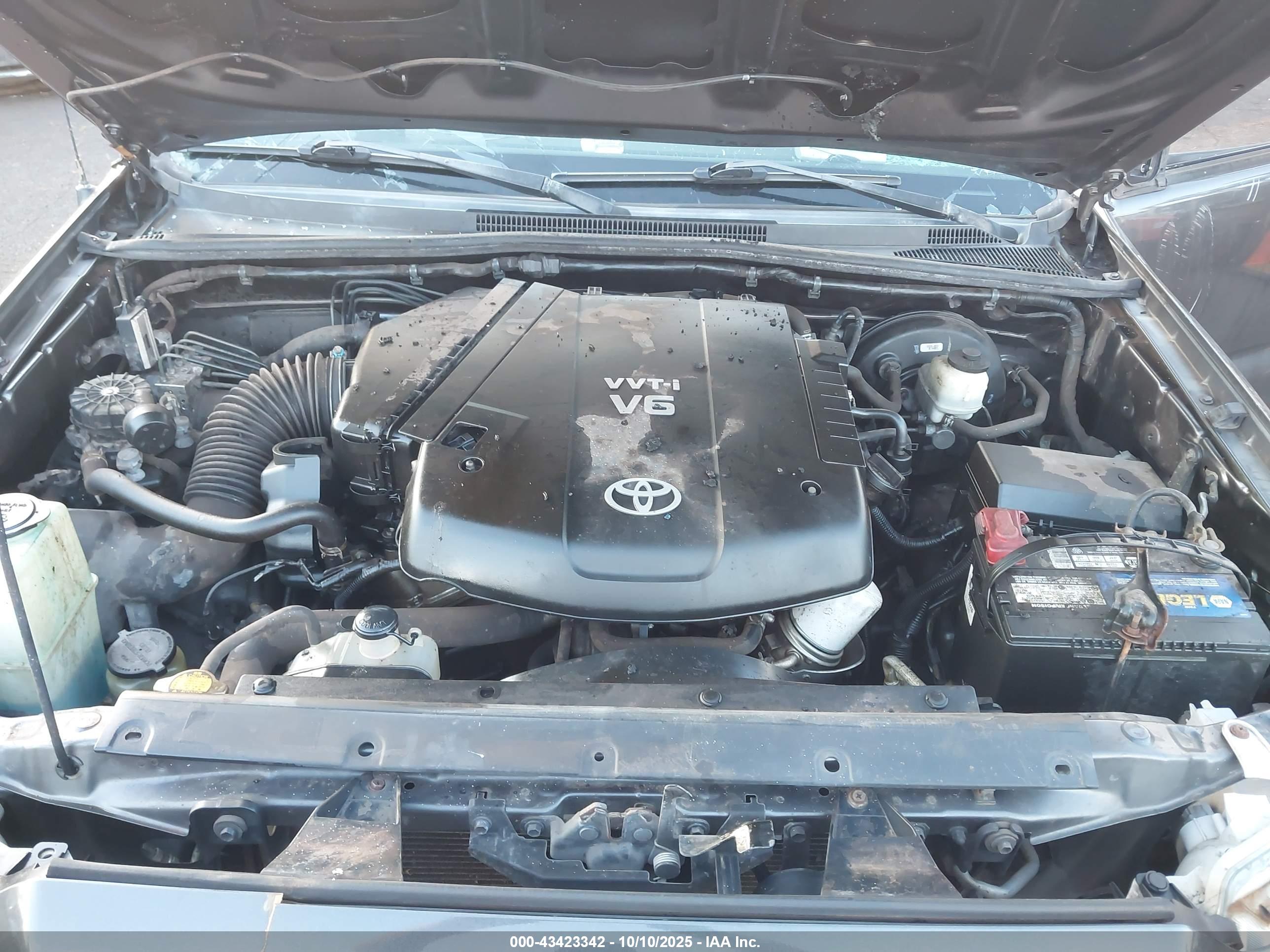 TOYOTA TACOMA image 10