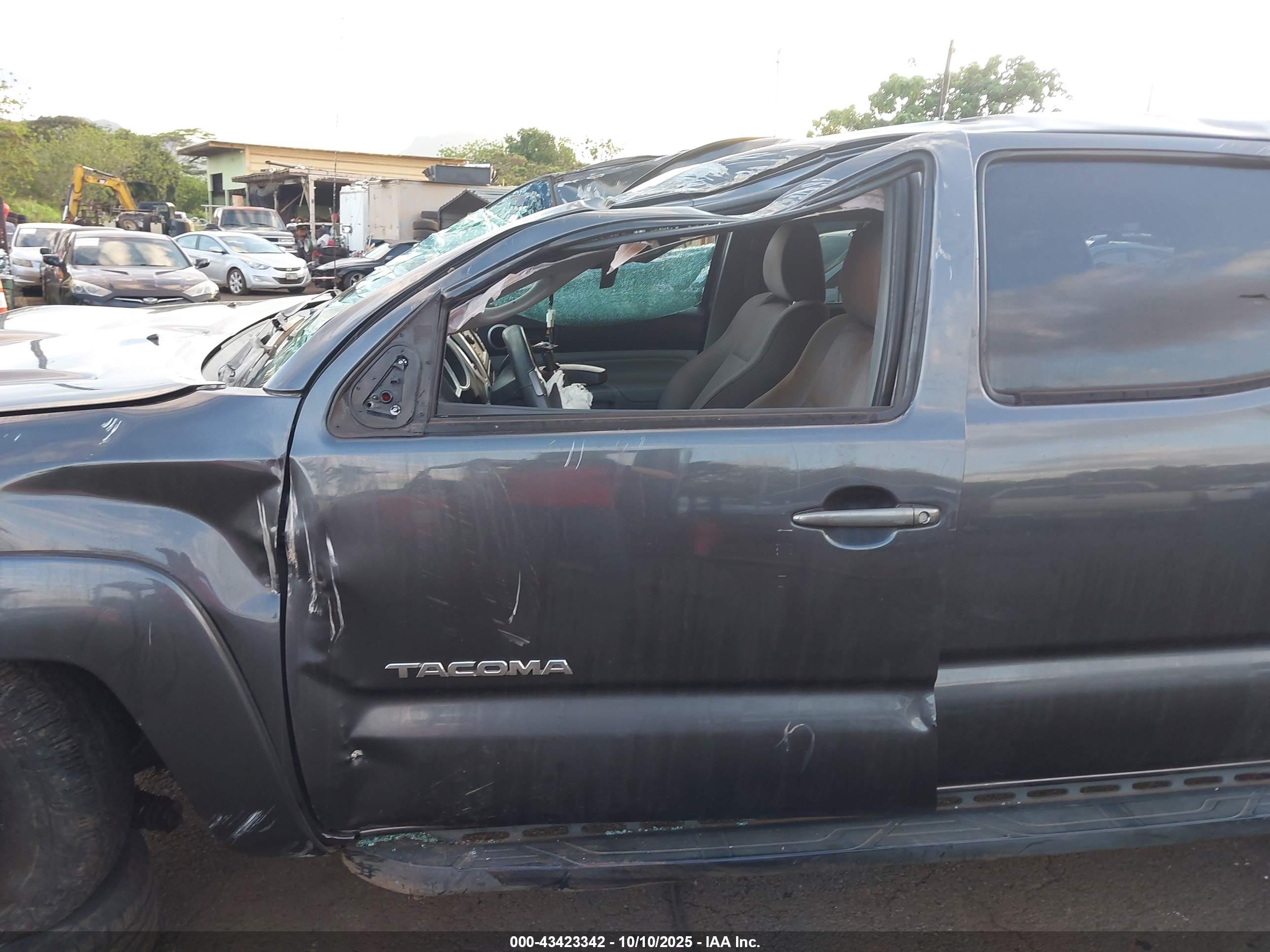 TOYOTA TACOMA image 6