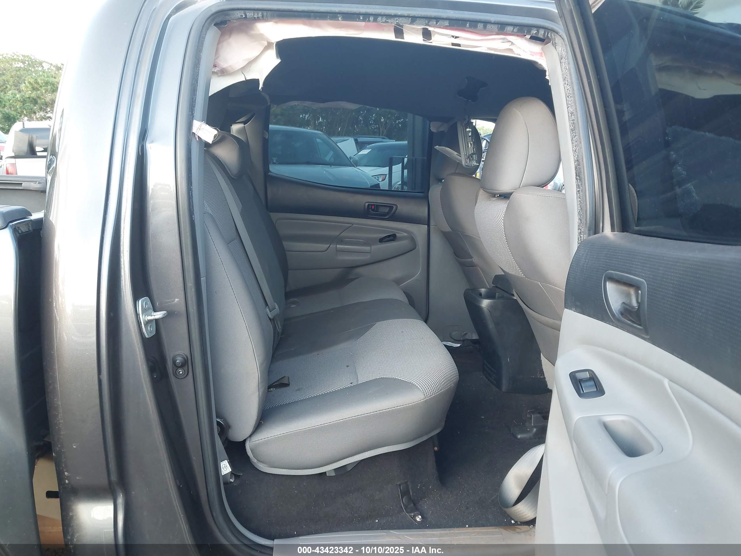 TOYOTA TACOMA image 8