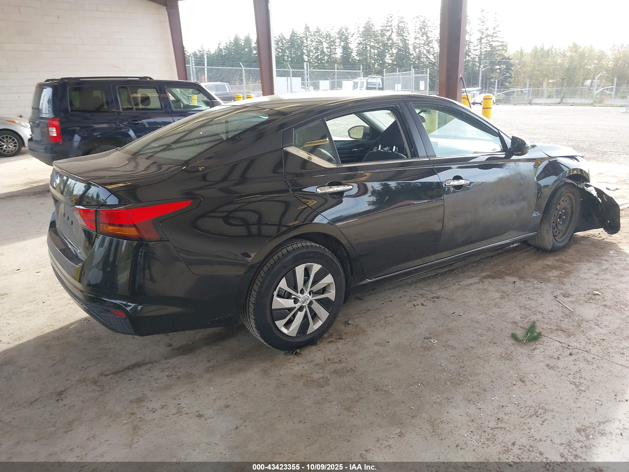 NISSAN ALTIMA image 4