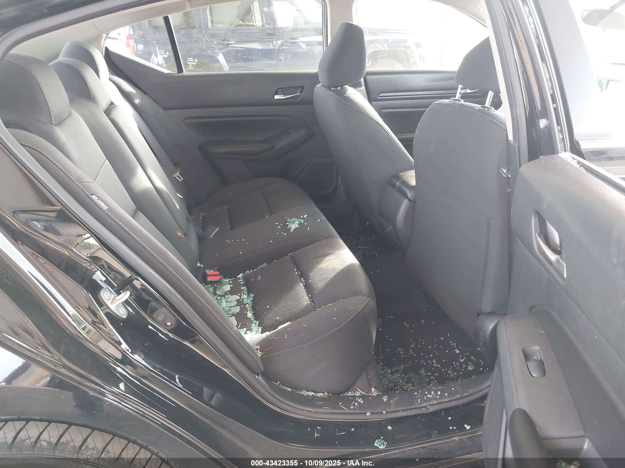 NISSAN ALTIMA image 8