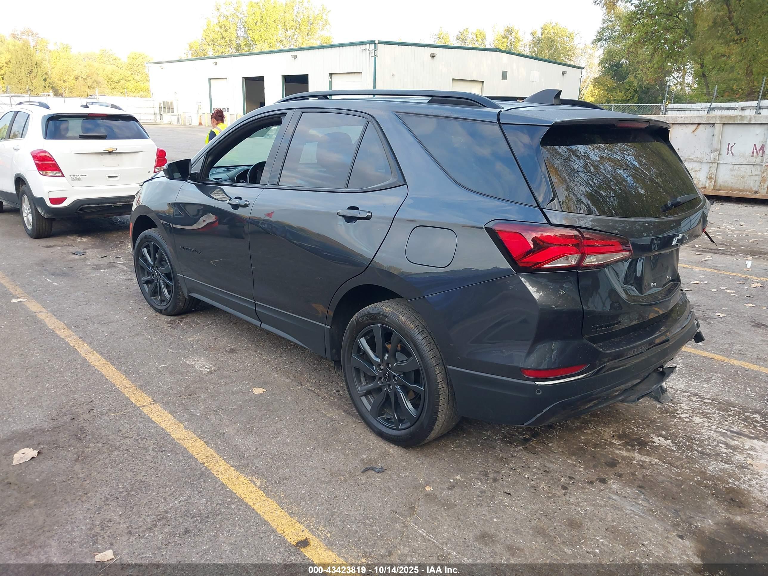 CHEVROLET EQUINOX image 3