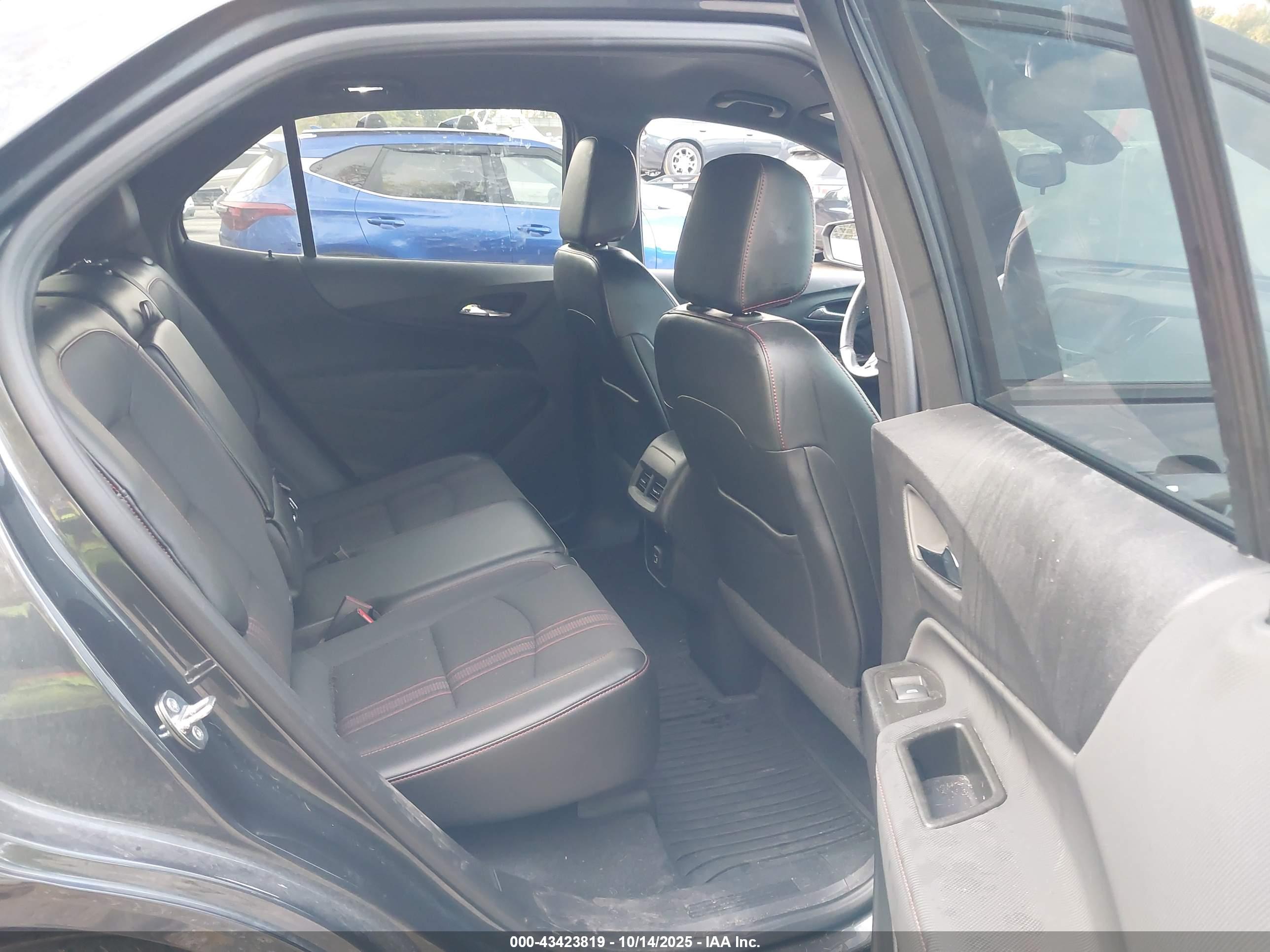 CHEVROLET EQUINOX image 8