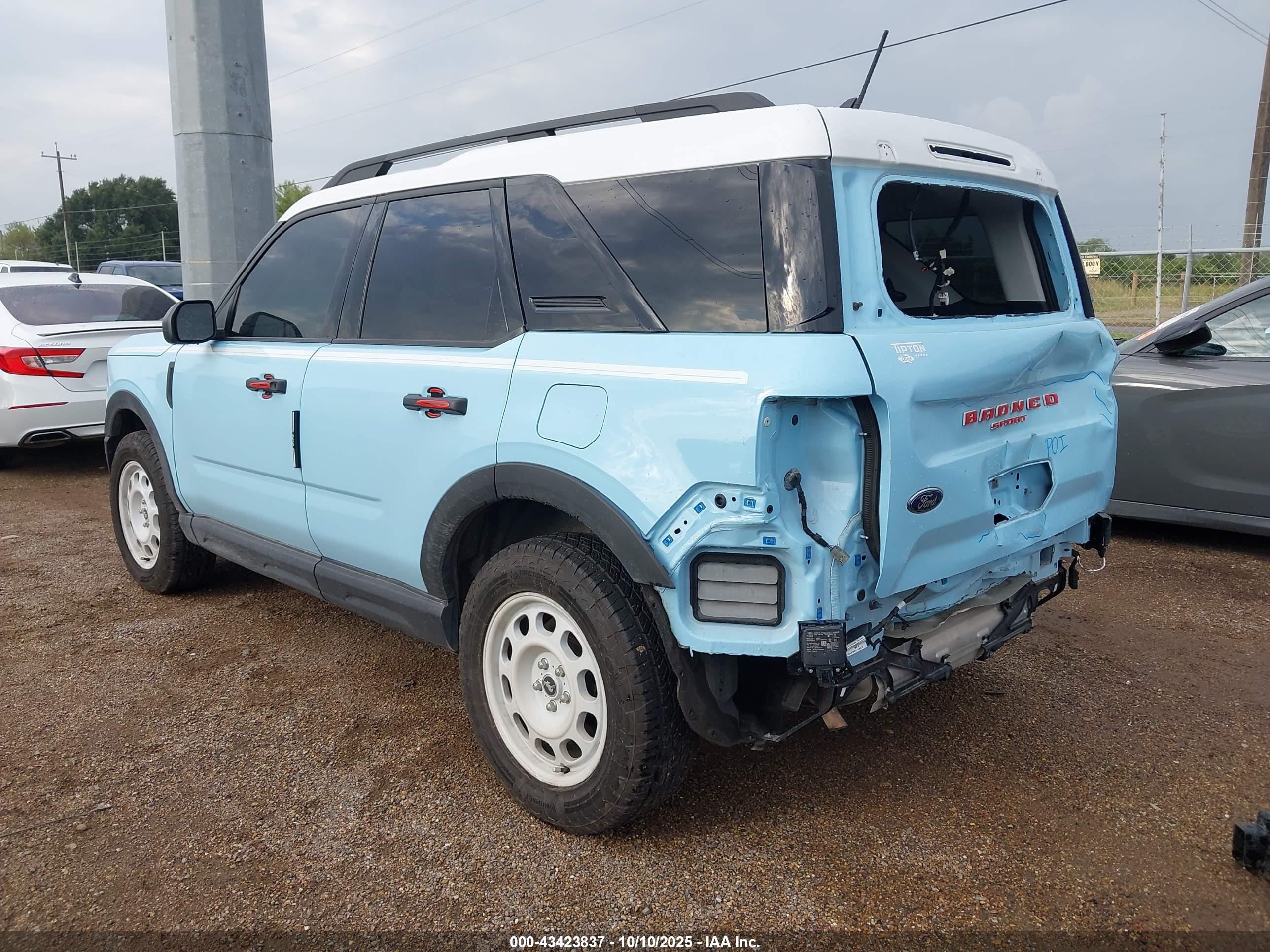 FORD BRONCO image 3