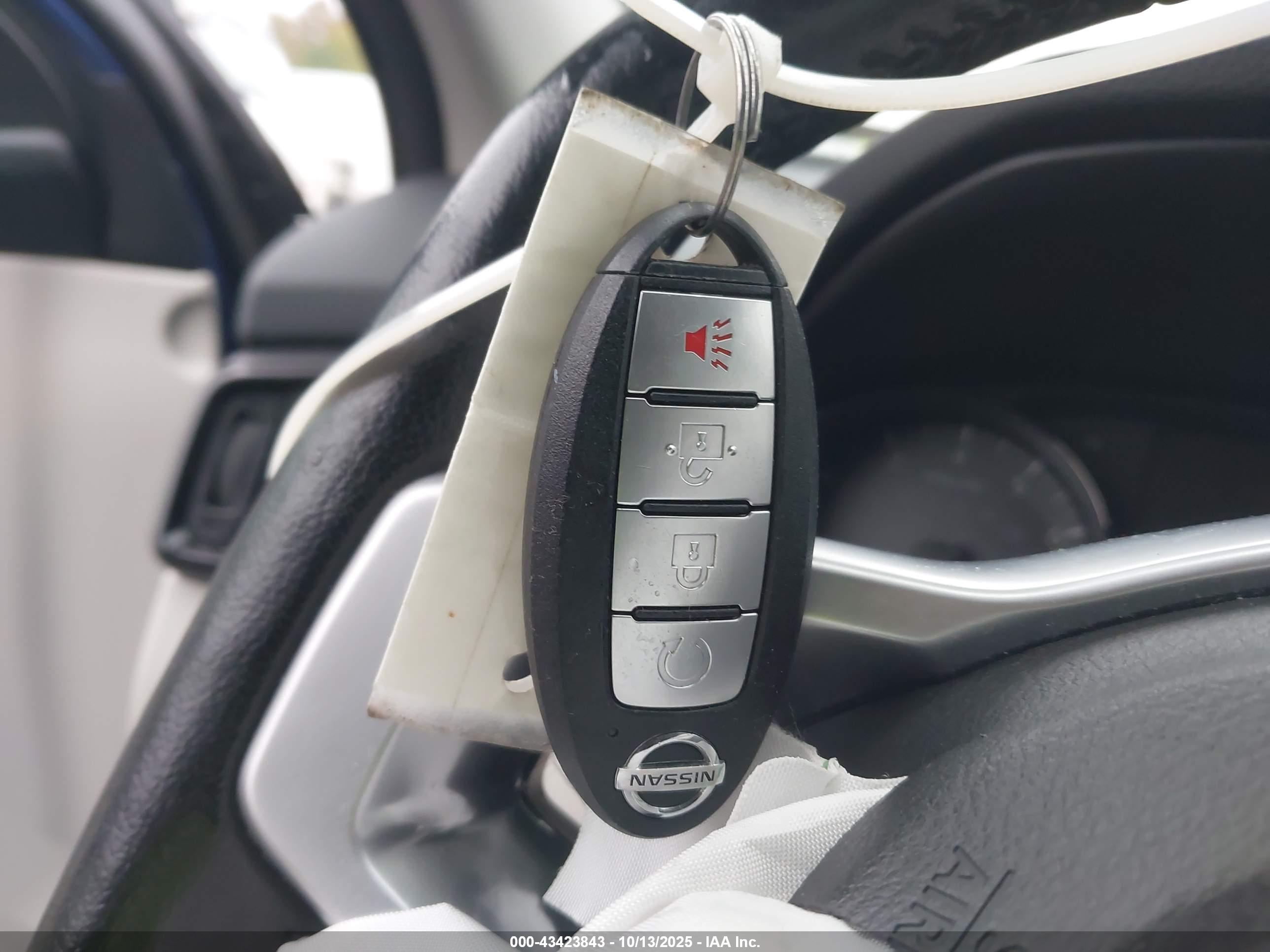 NISSAN ROGUE image 11