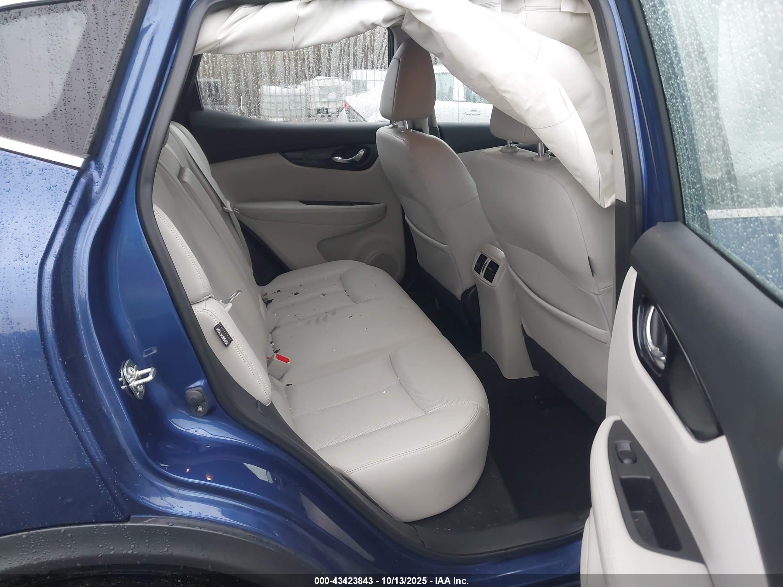 NISSAN ROGUE image 8
