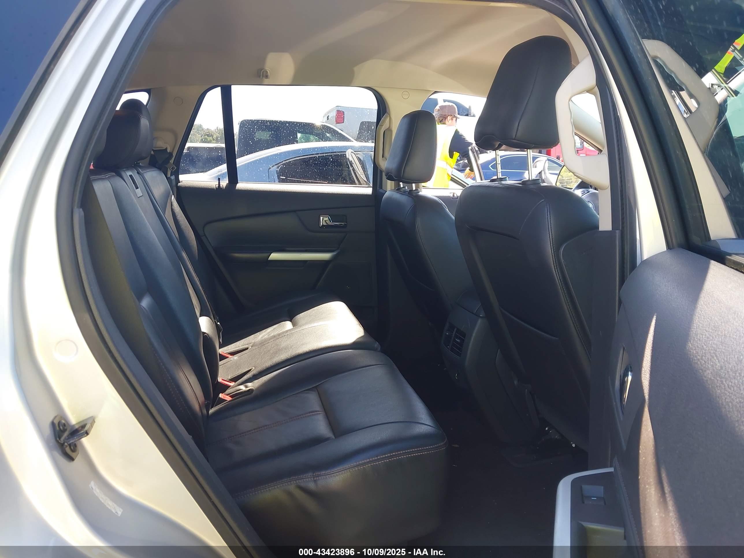 FORD EDGE image 8