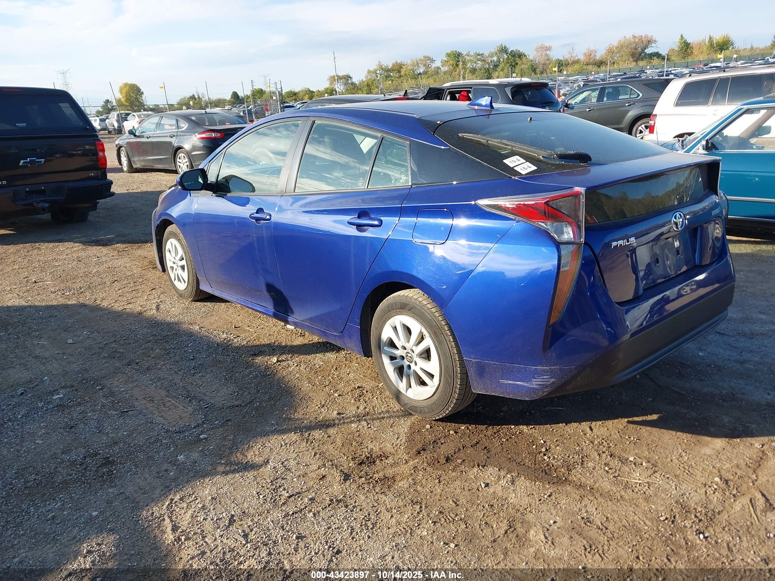 TOYOTA PRIUS image 3