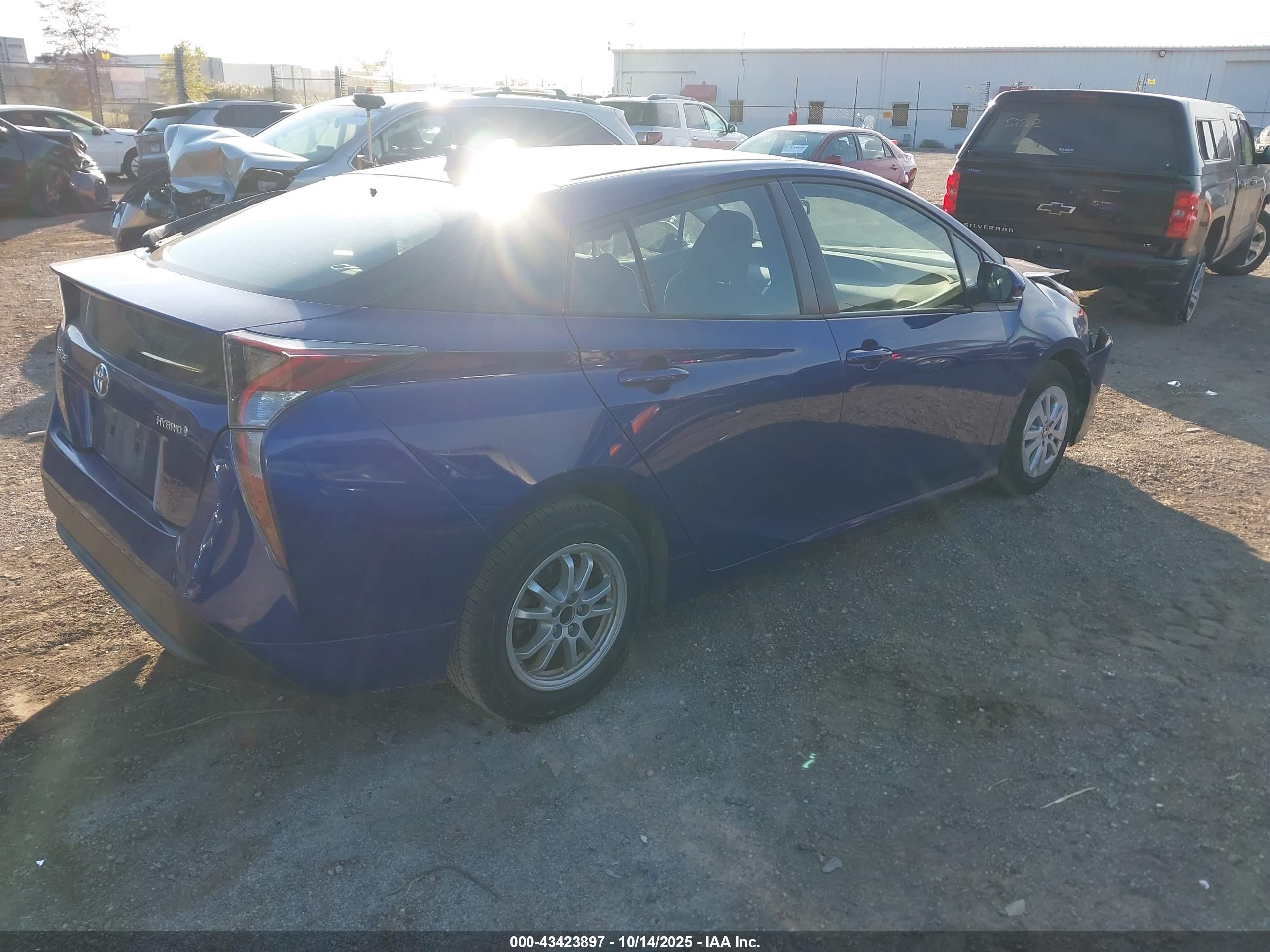 TOYOTA PRIUS image 4