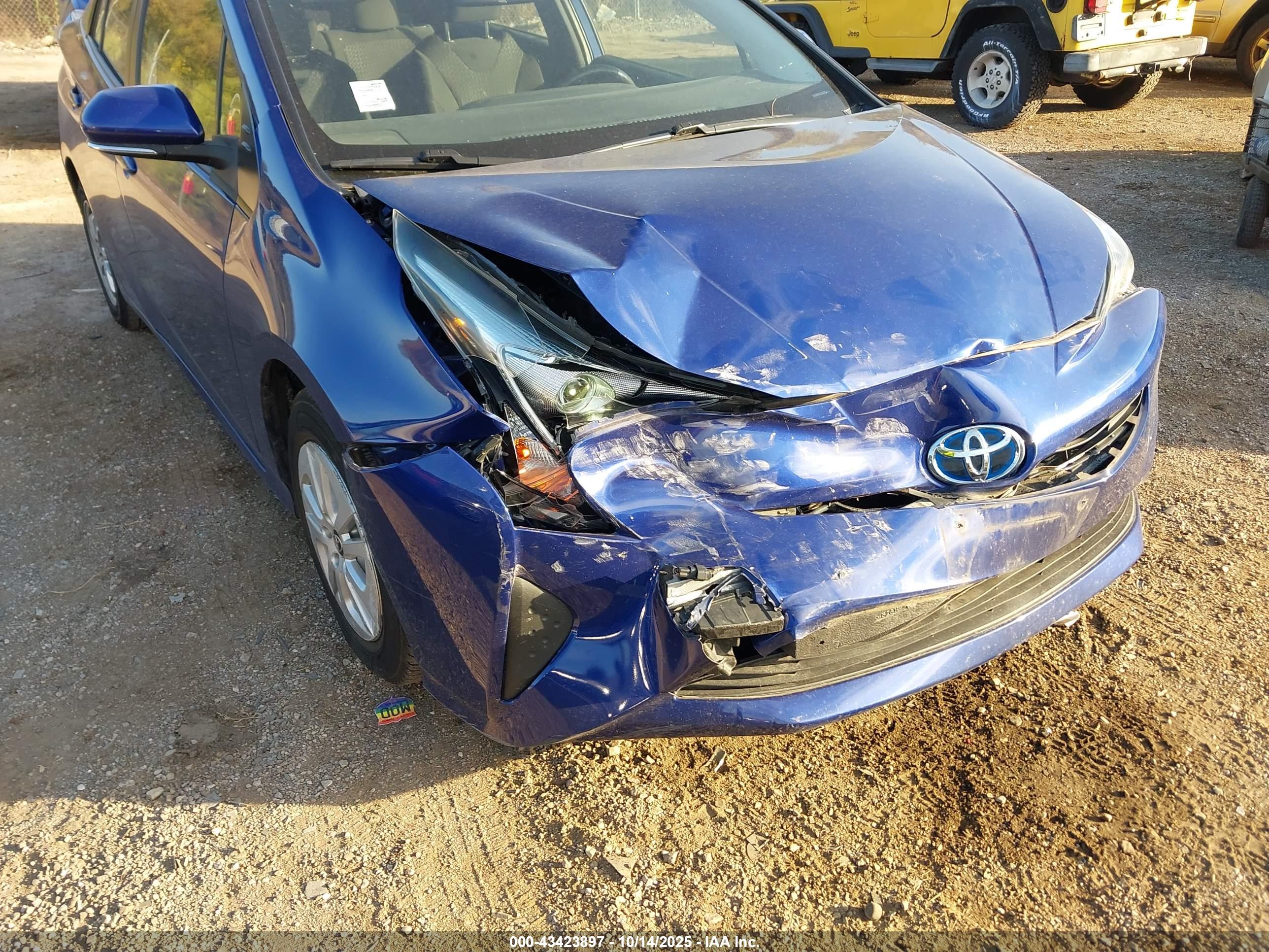 TOYOTA PRIUS image 6