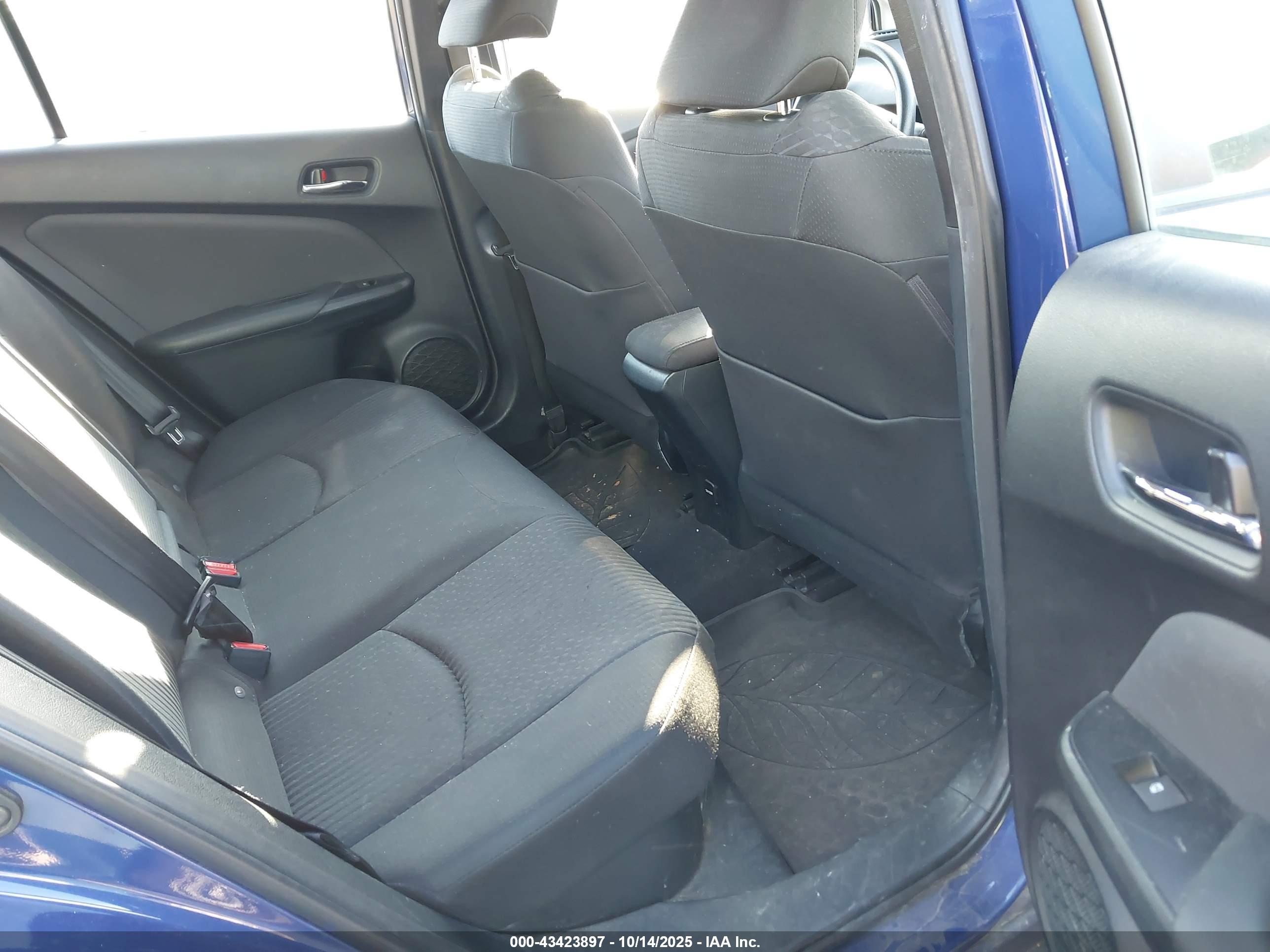 TOYOTA PRIUS image 8