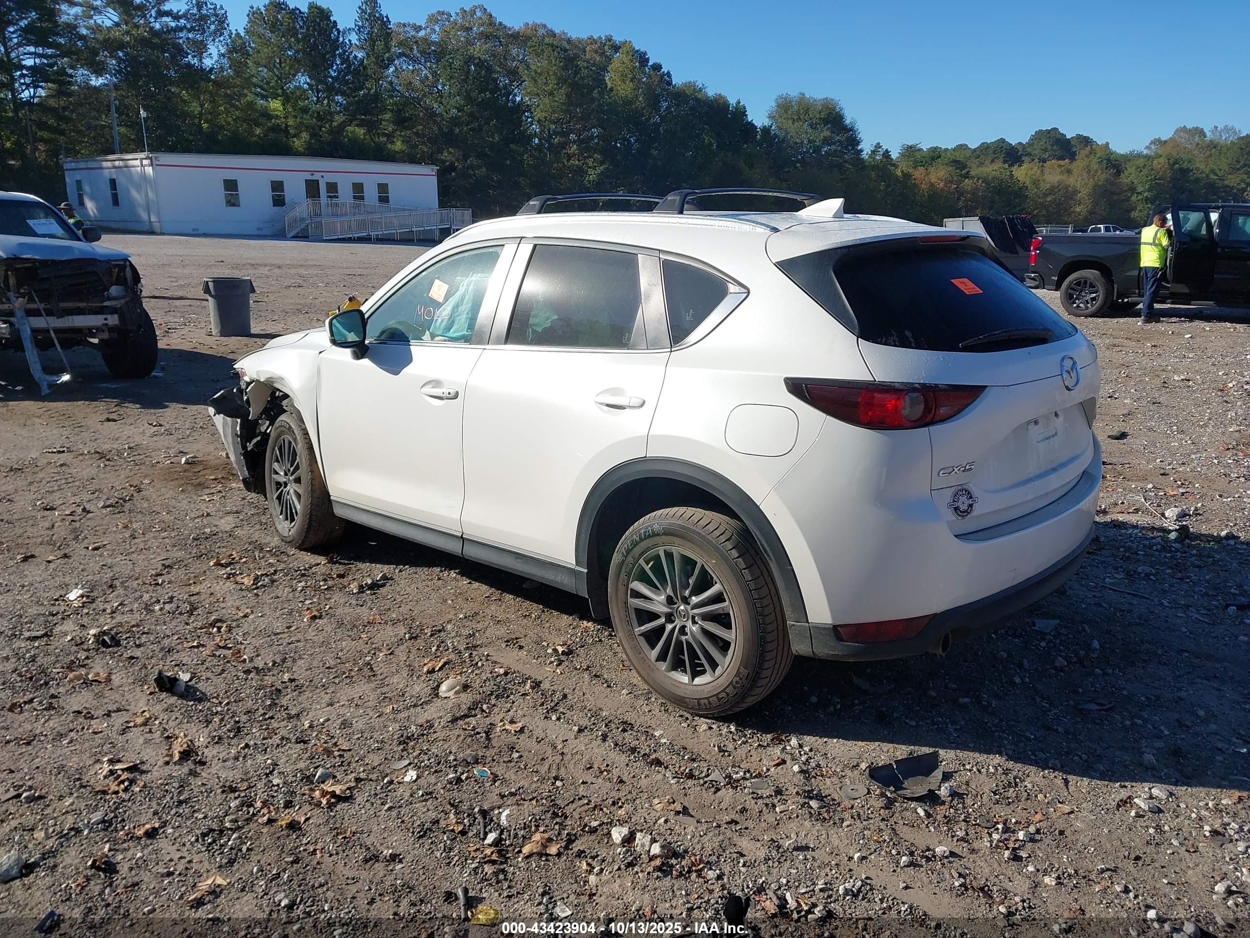 MAZDA CX-5 image 3
