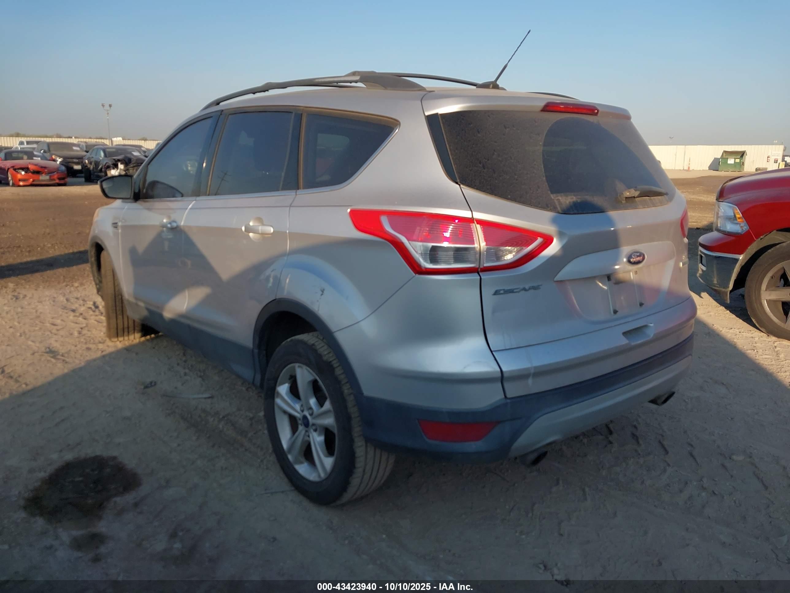 FORD ESCAPE image 3
