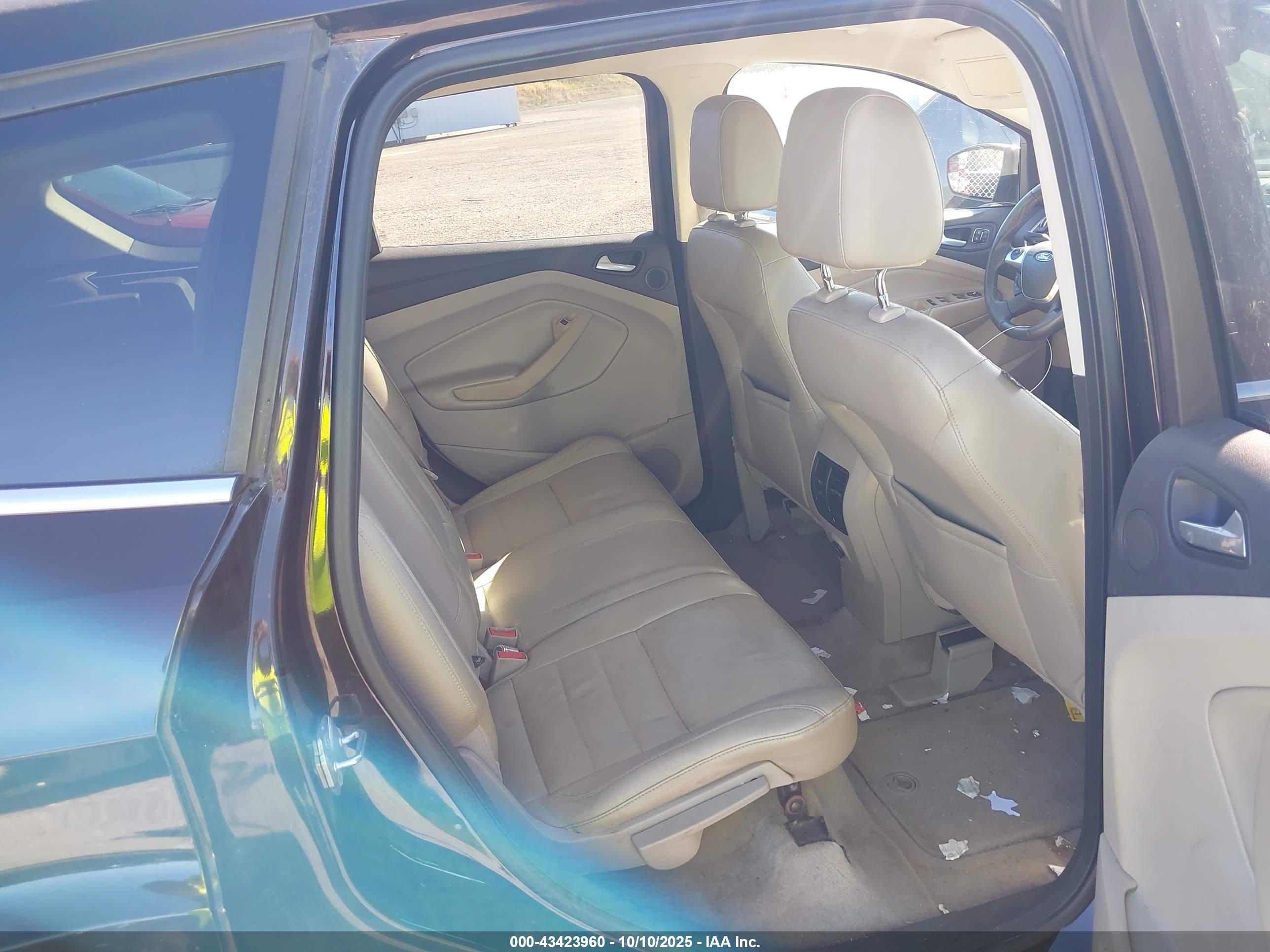 FORD ESCAPE image 8