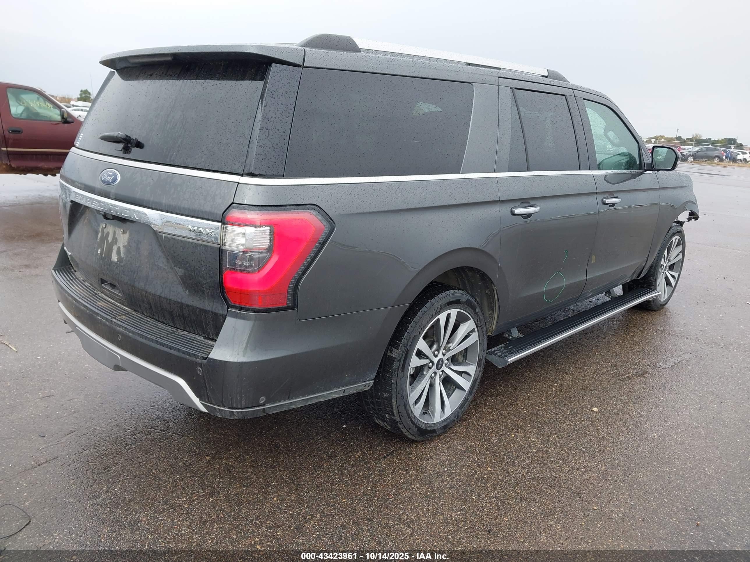 FORD EXPEDITION image 4
